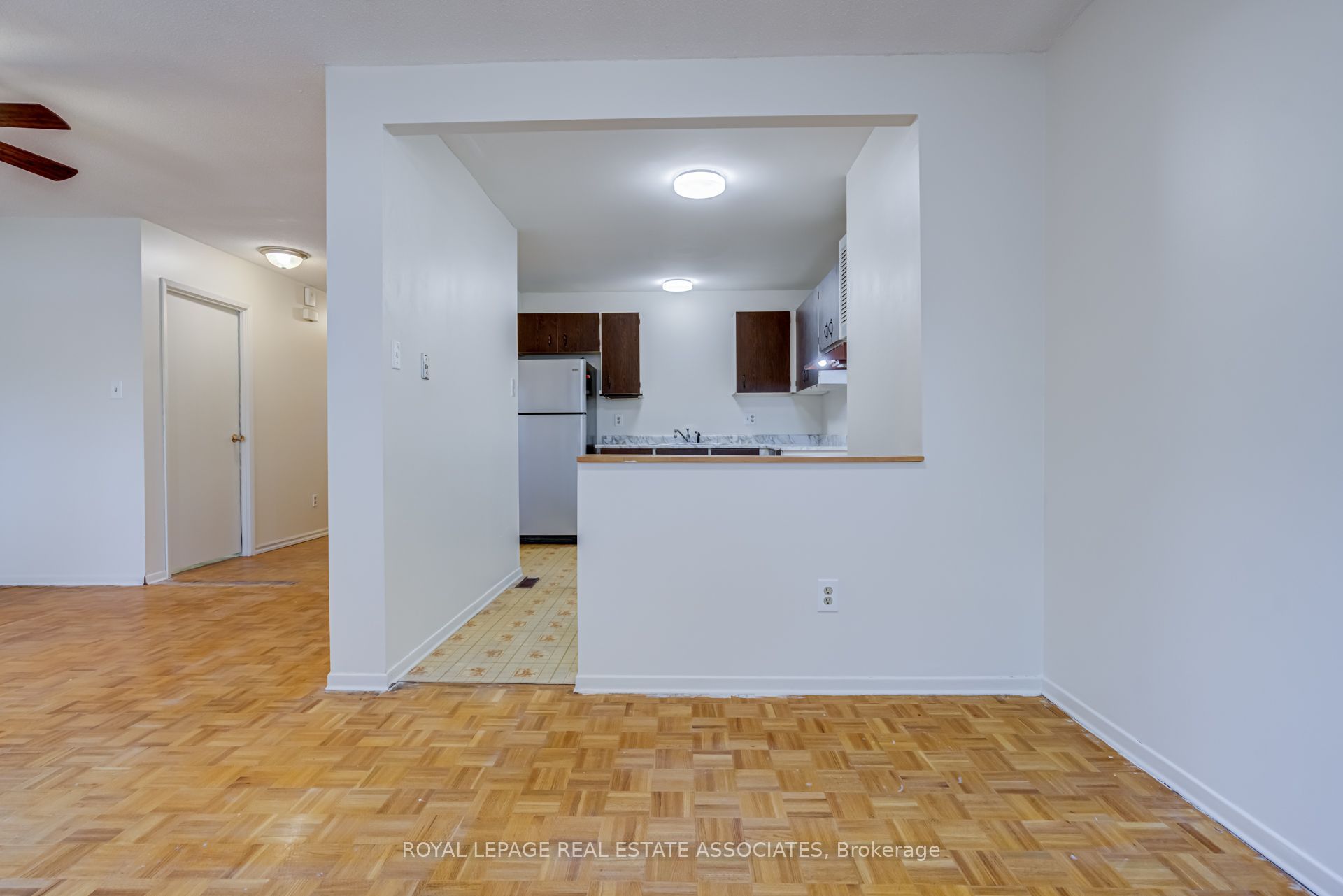 215 Mississauga Valley Boulevard Property Photo 13
