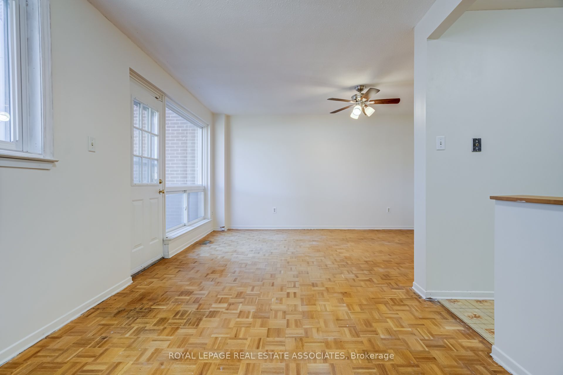 215 Mississauga Valley Boulevard Property Photo 14