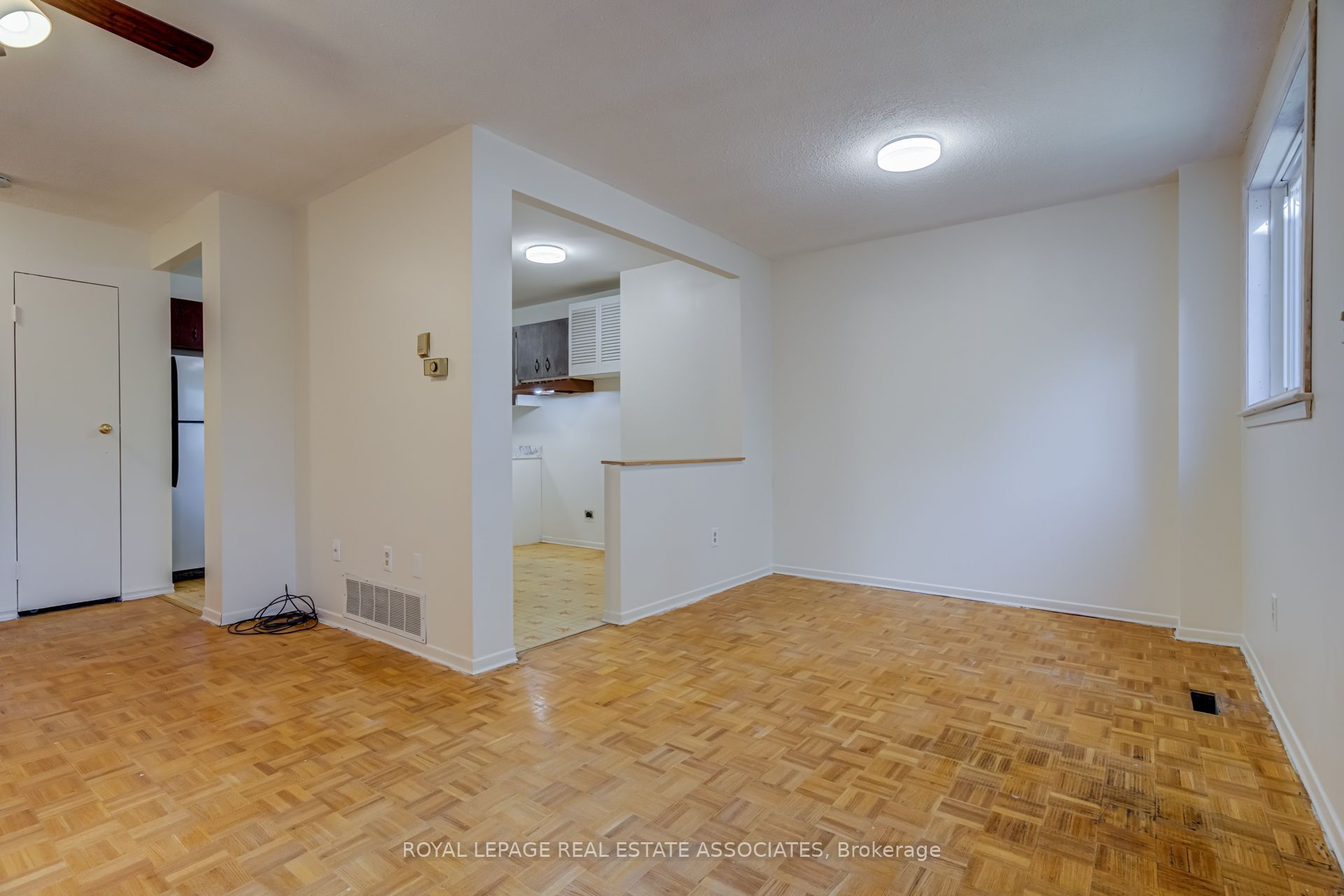 215 Mississauga Valley Boulevard Property Photo 15