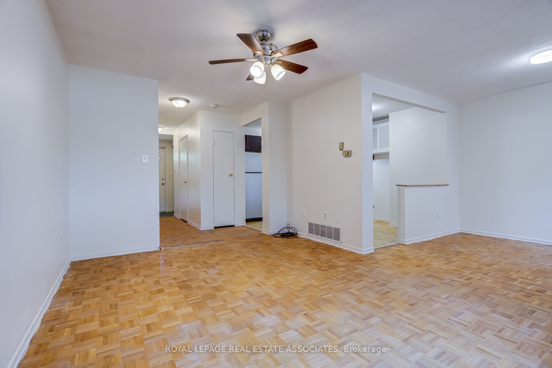 215 Mississauga Valley Boulevard Property Photo 17