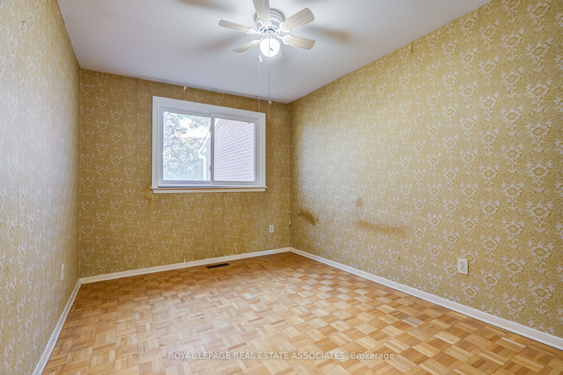 215 Mississauga Valley Boulevard Property Photo 32