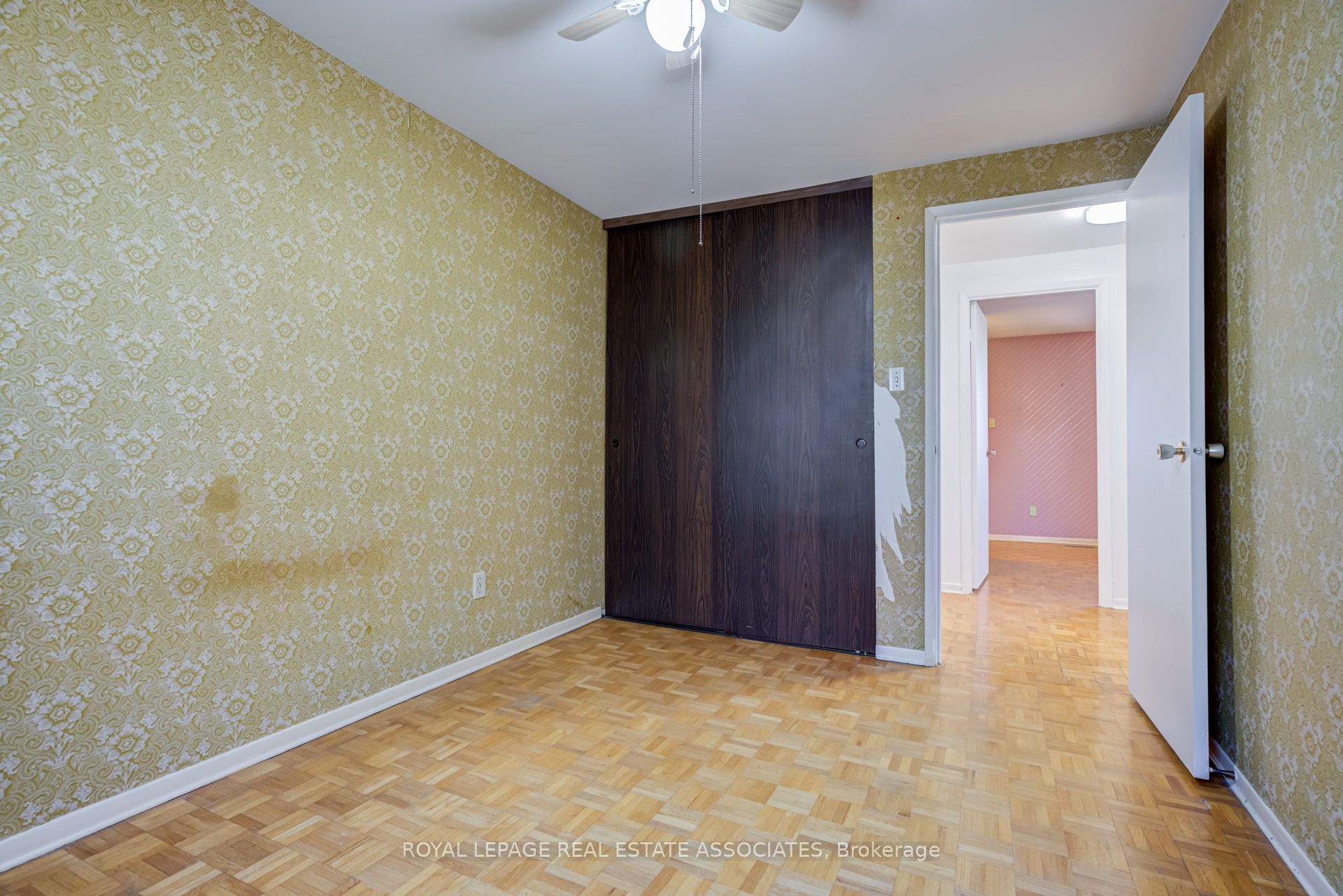 215 Mississauga Valley Boulevard Property Photo 33