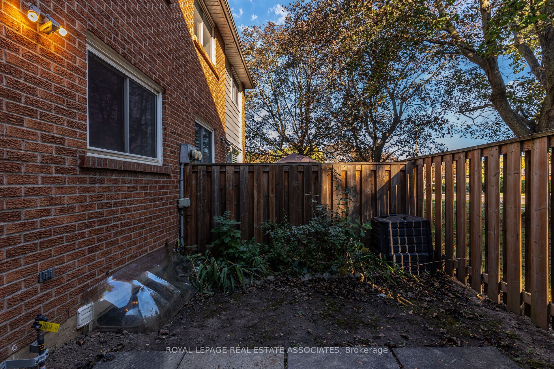 215 Mississauga Valley Boulevard Property Photo 44