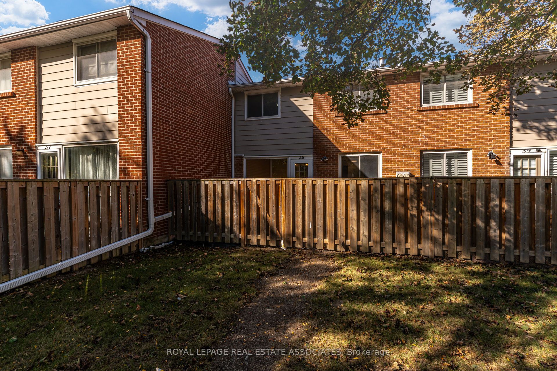 215 Mississauga Valley Boulevard Property Photo 45
