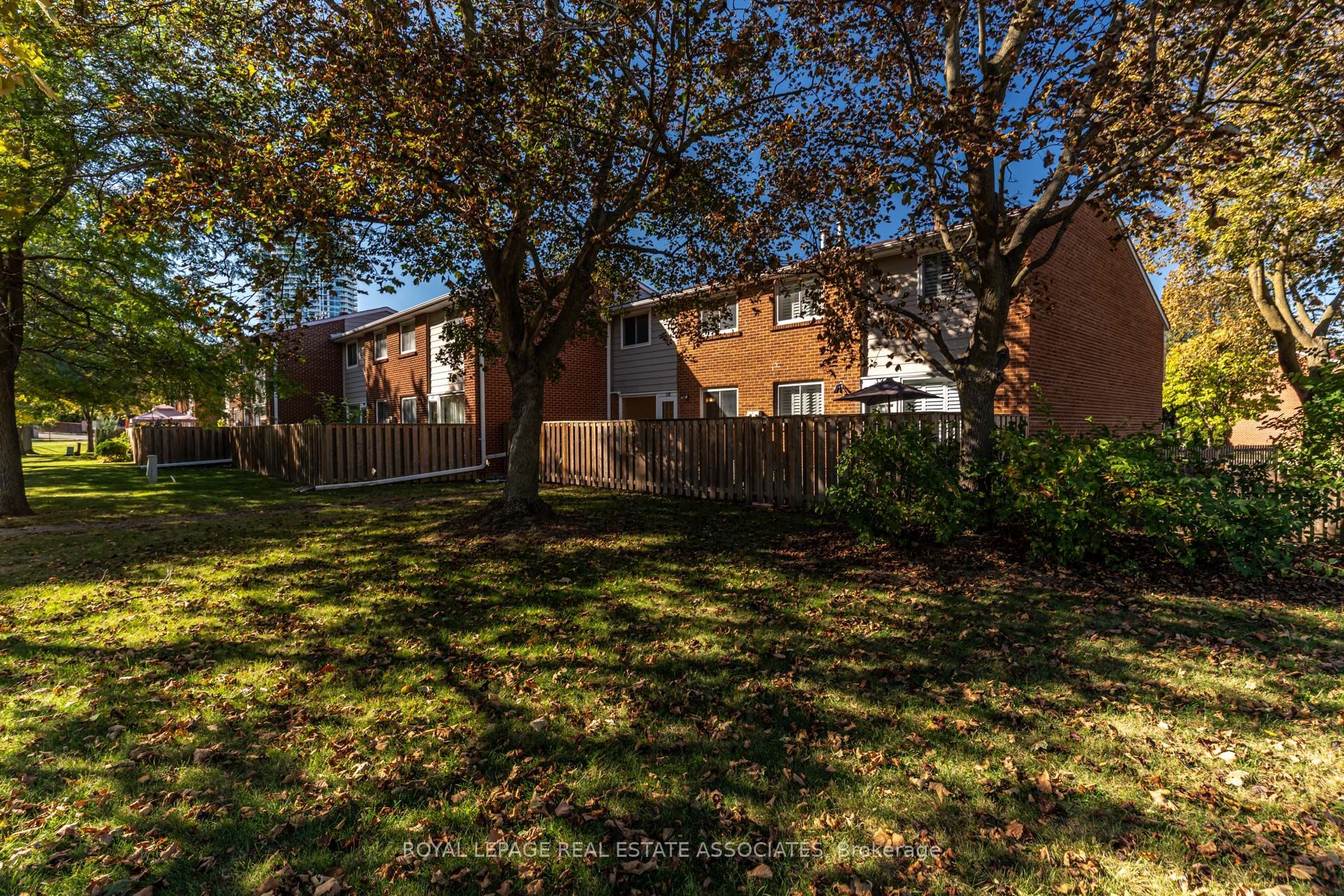 215 Mississauga Valley Boulevard Property Photo 46