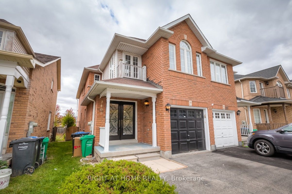 7401 Village Walk Property Photo 4
