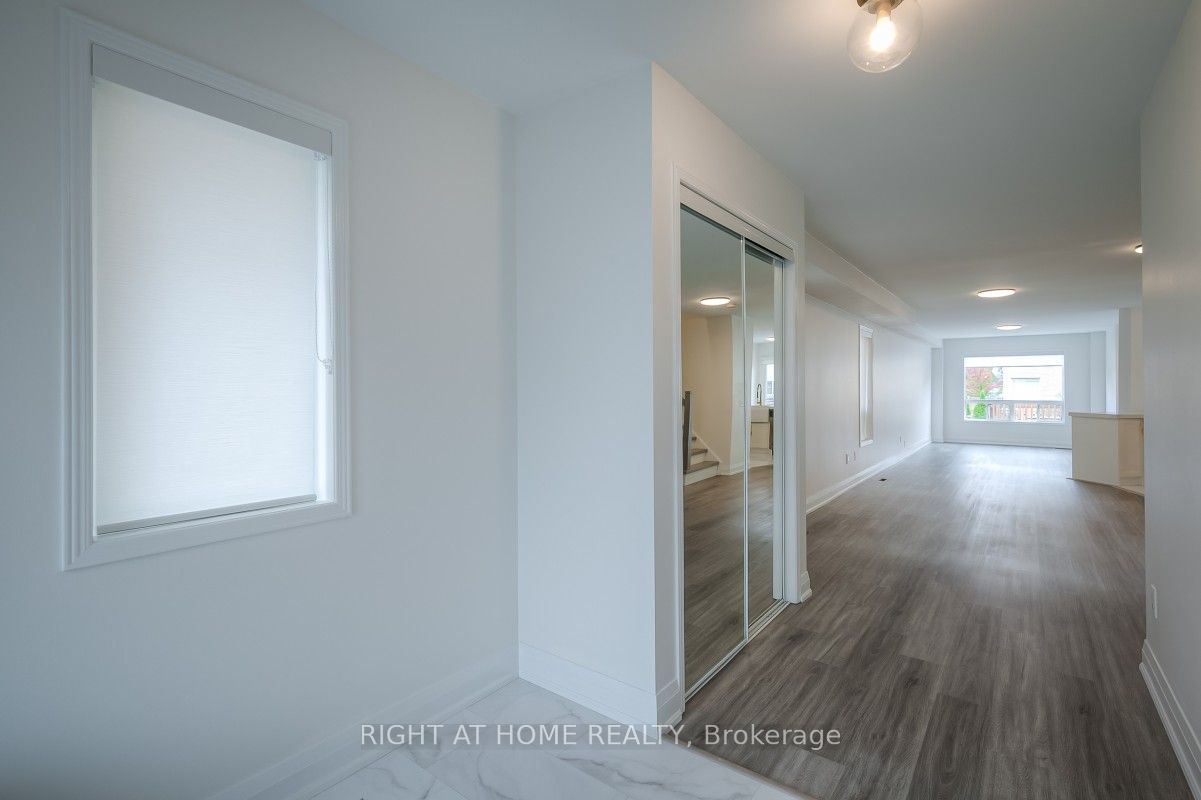 7401 Village Walk Property Photo 5