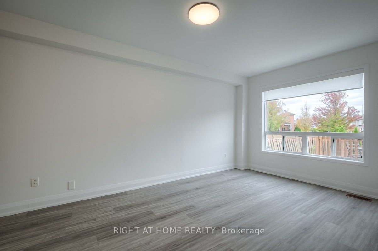 7401 Village Walk Property Photo 9