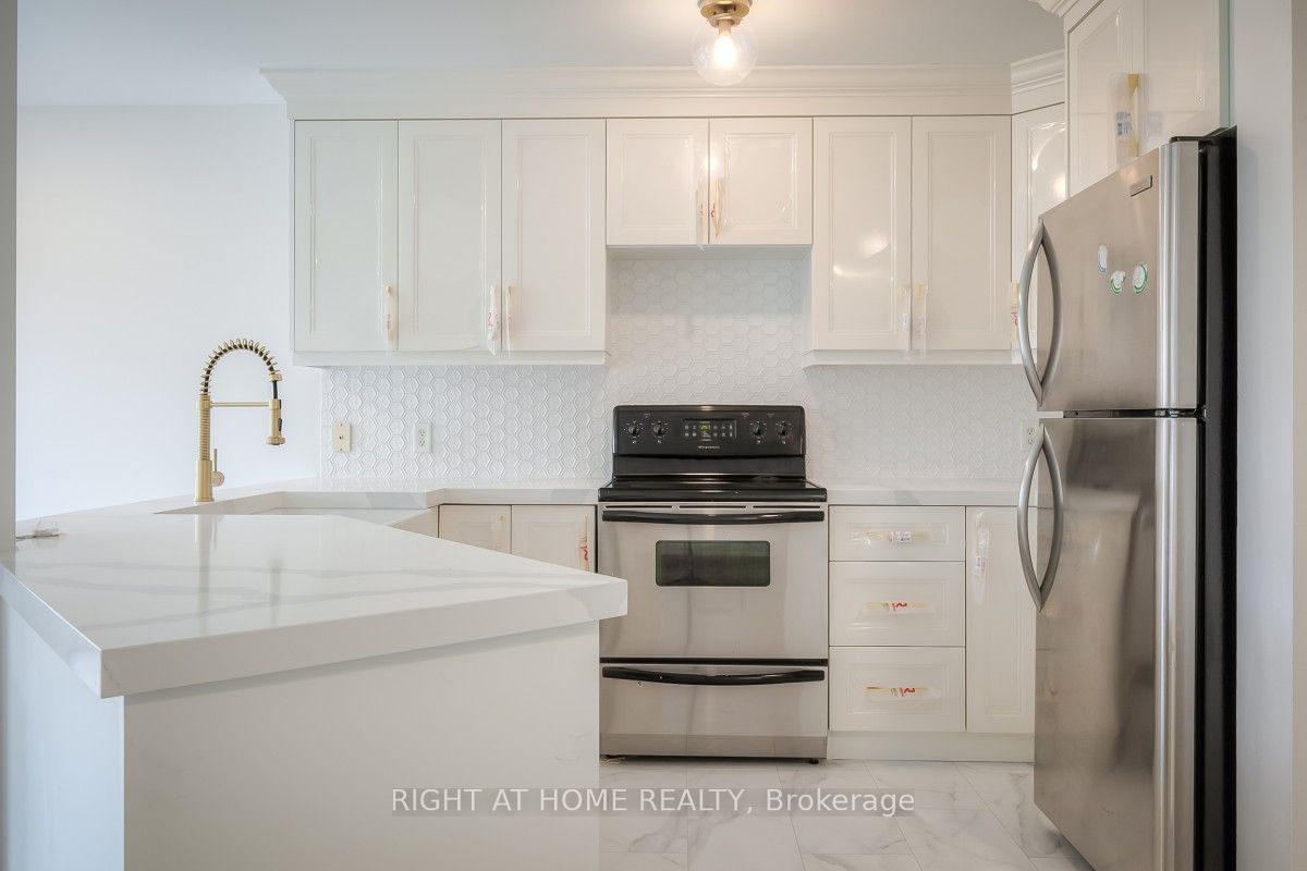 7401 Village Walk Property Photo 12