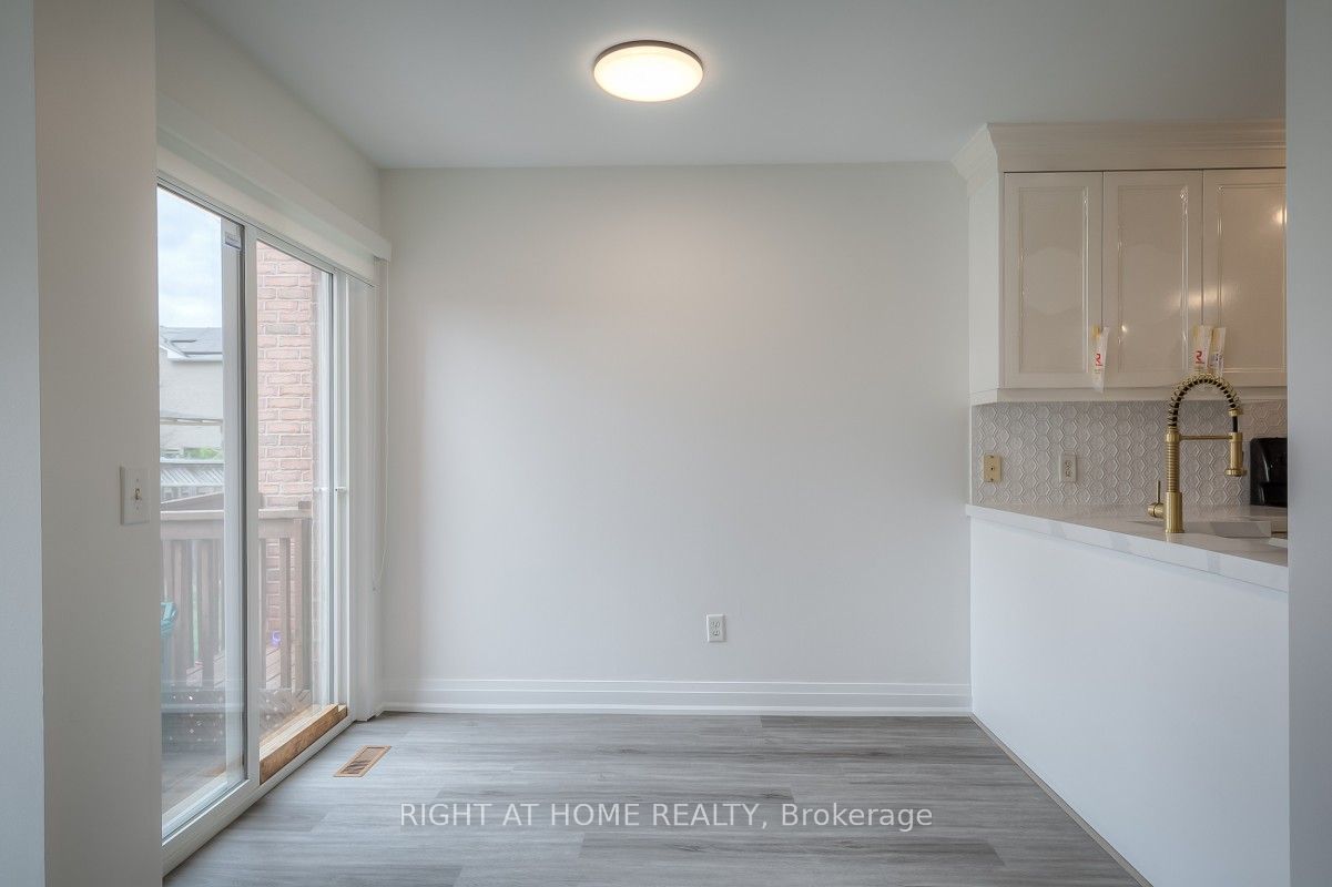 7401 Village Walk Property Photo 15