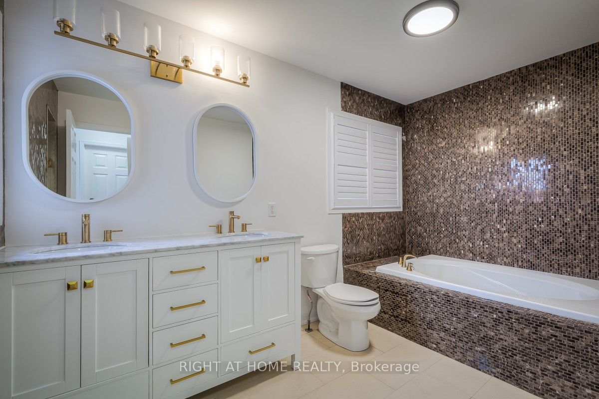7401 Village Walk Property Photo 21