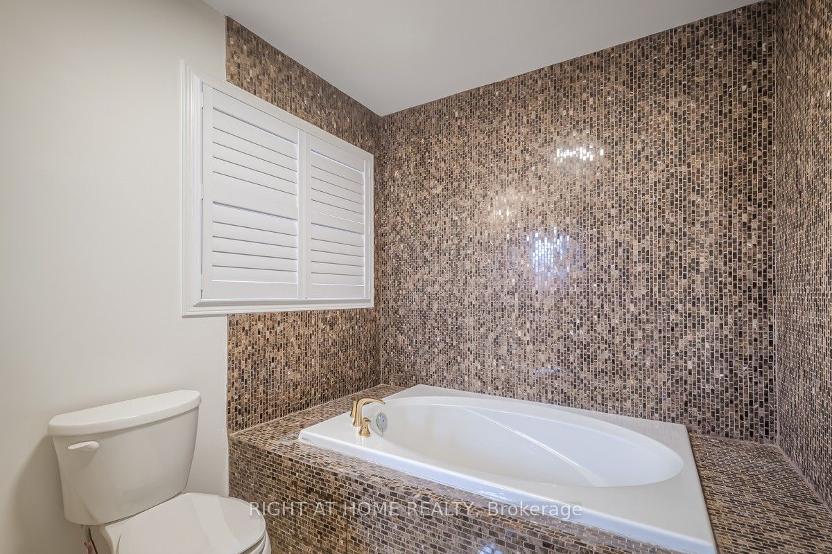 7401 Village Walk Property Photo 22