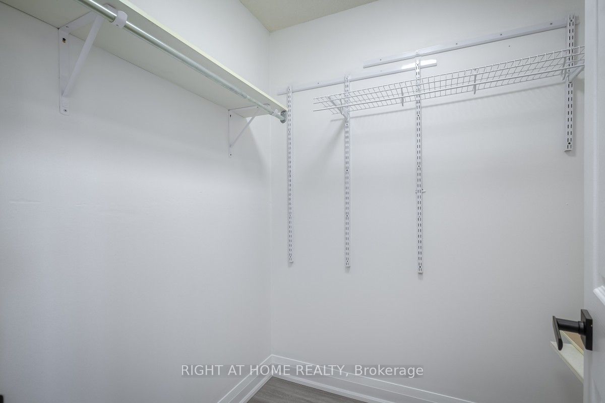 7401 Village Walk Property Photo 24