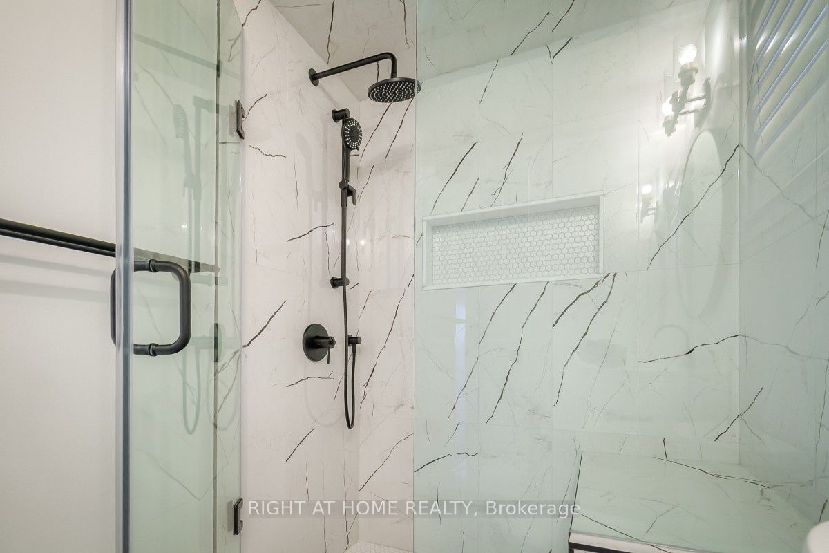 7401 Village Walk Property Photo 29