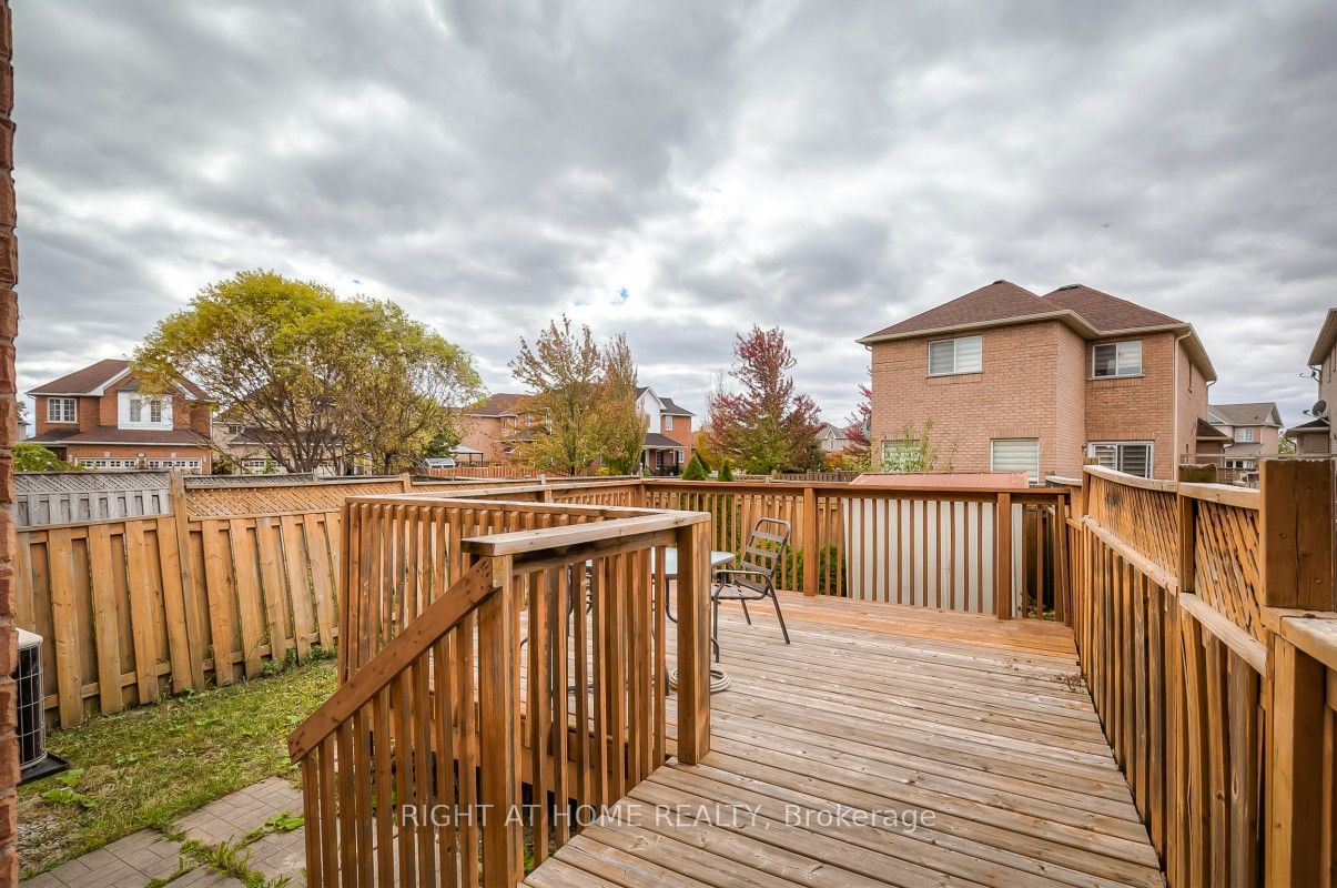 7401 Village Walk Property Photo 33