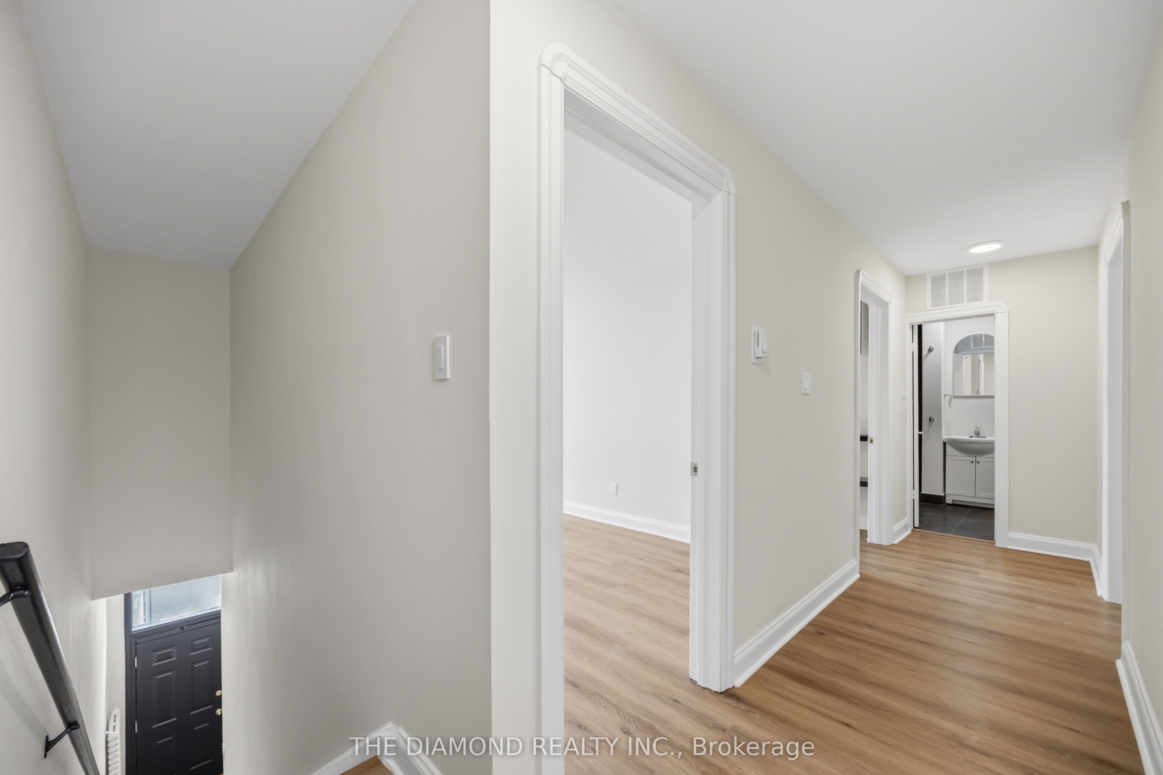 1958a Eglinton Avenue W Property Photo 6