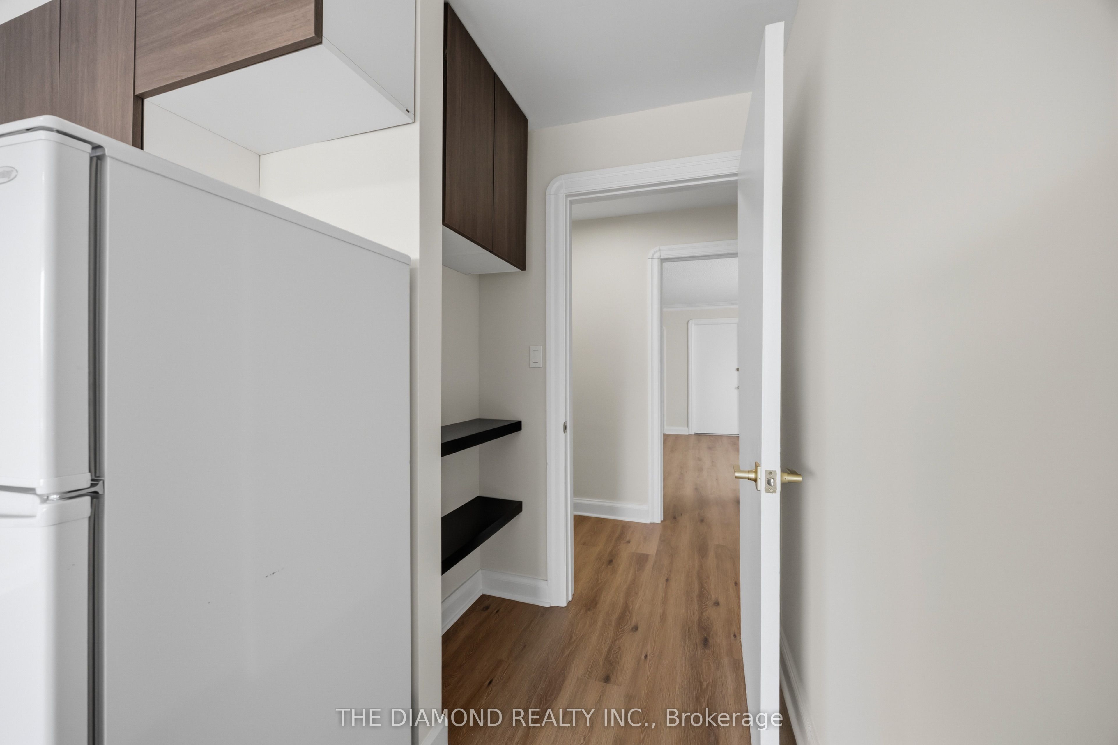 1958a Eglinton Avenue W Property Photo 7