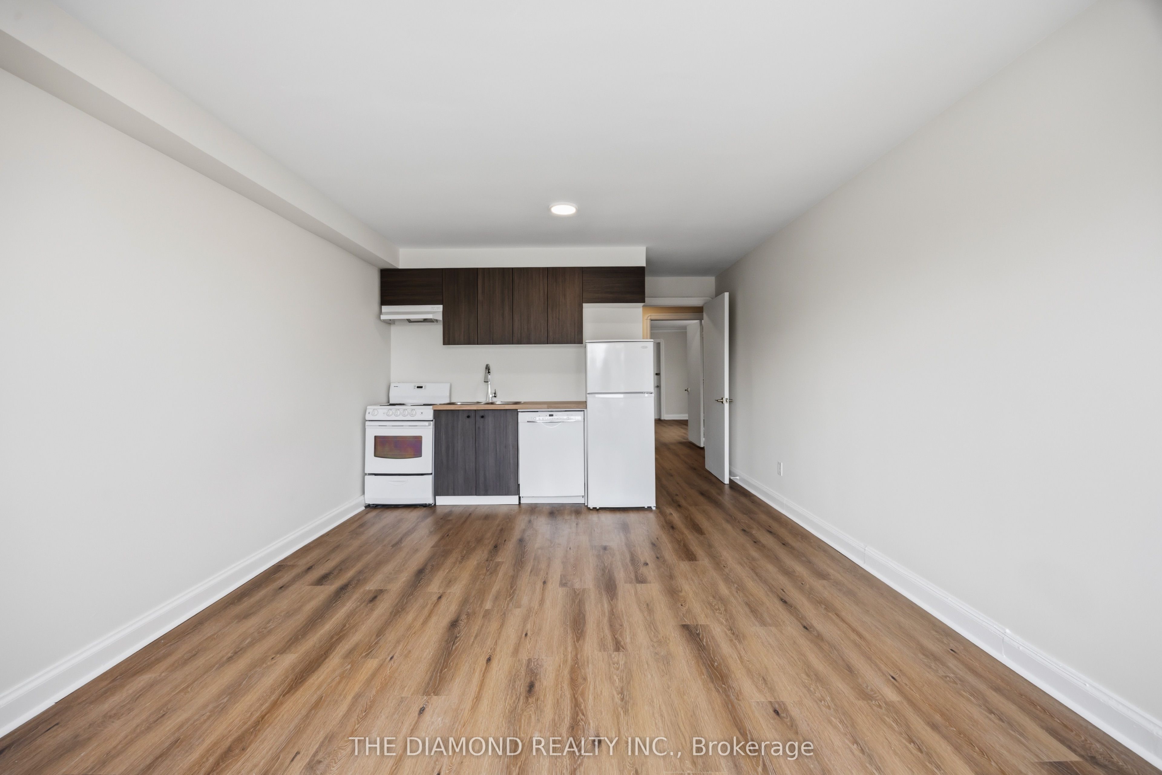 1958a Eglinton Avenue W Property Photo 16