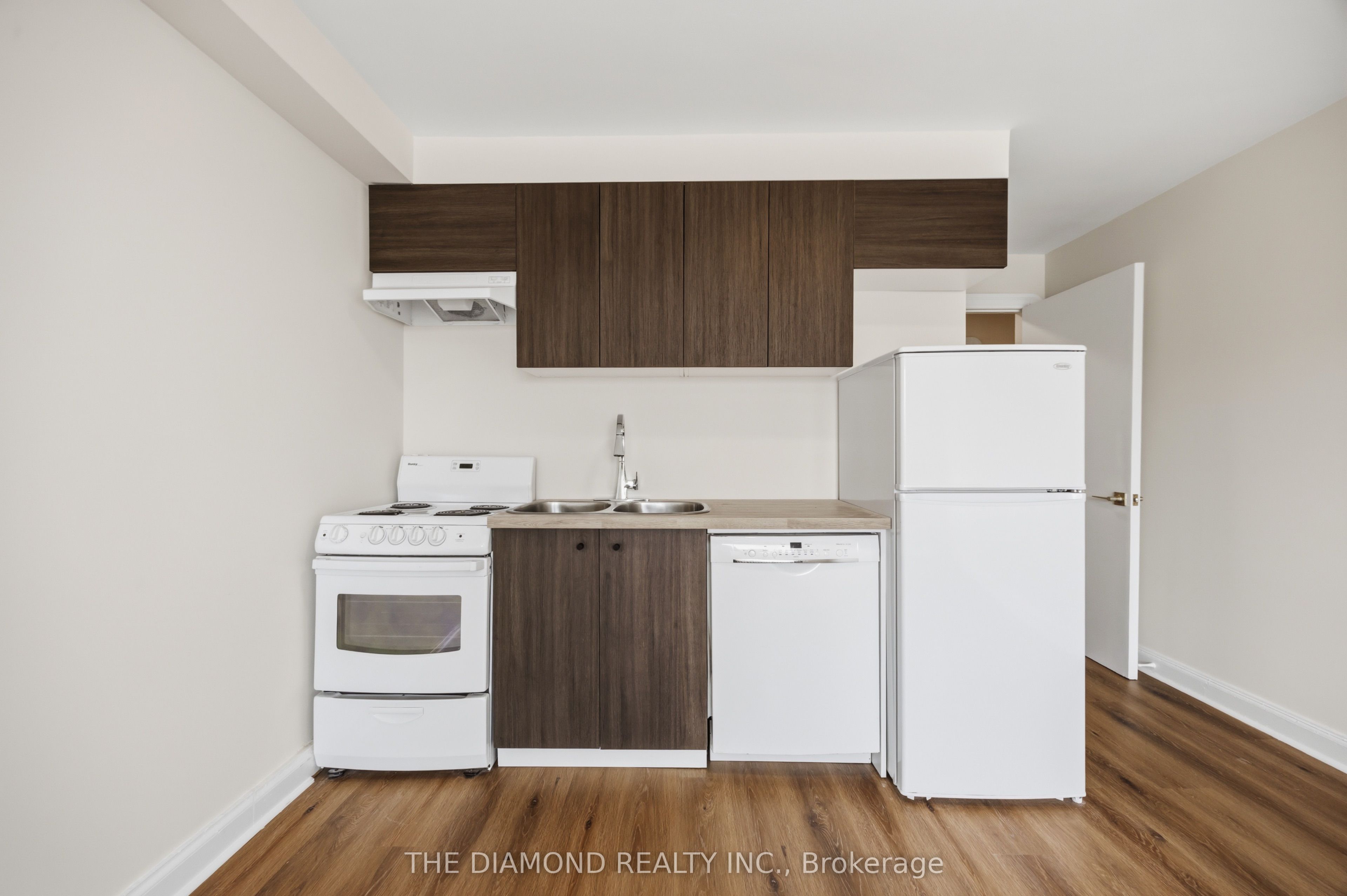 1958a Eglinton Avenue W Property Photo 19