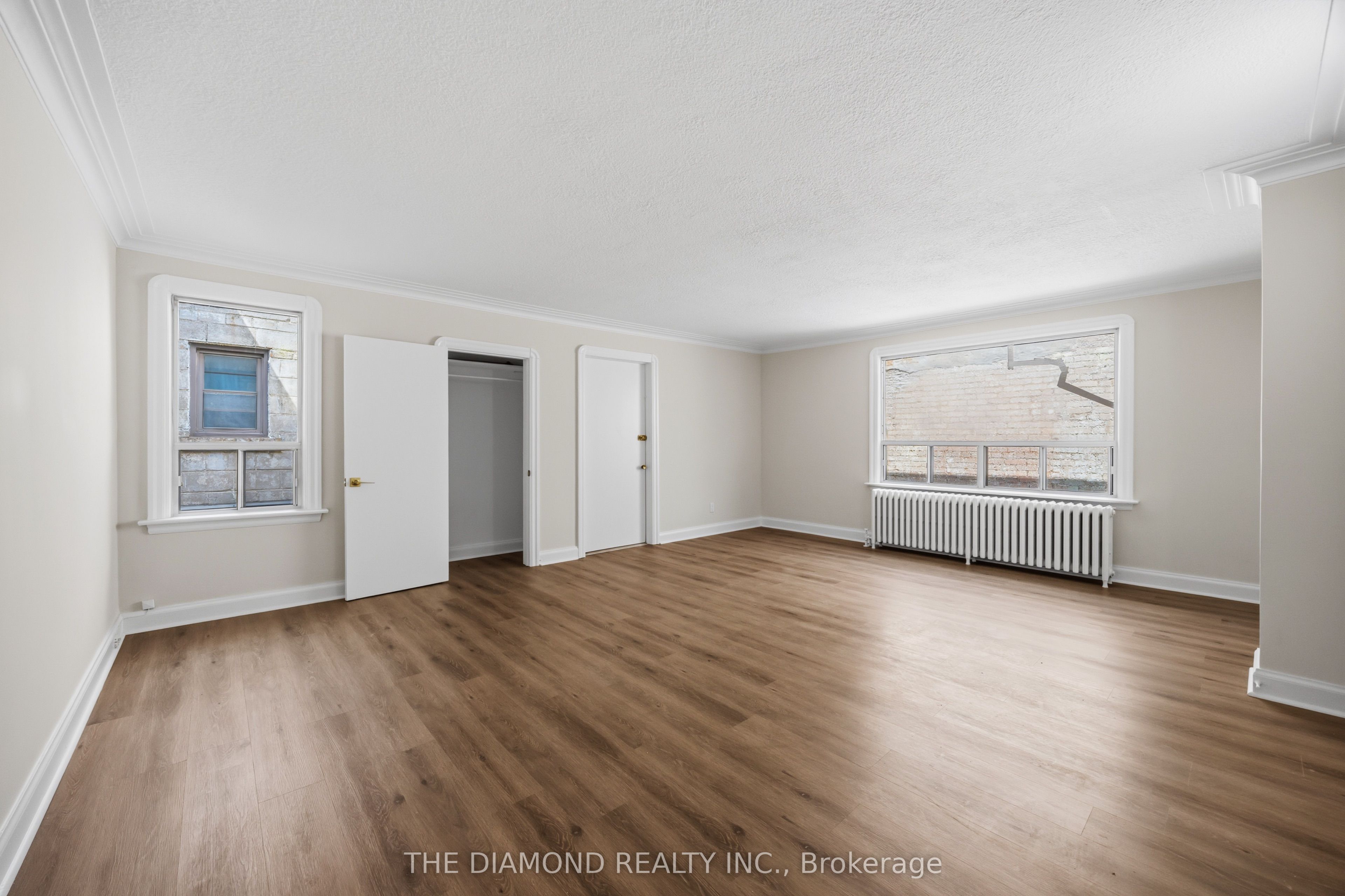 1958a Eglinton Avenue W Property Photo 27