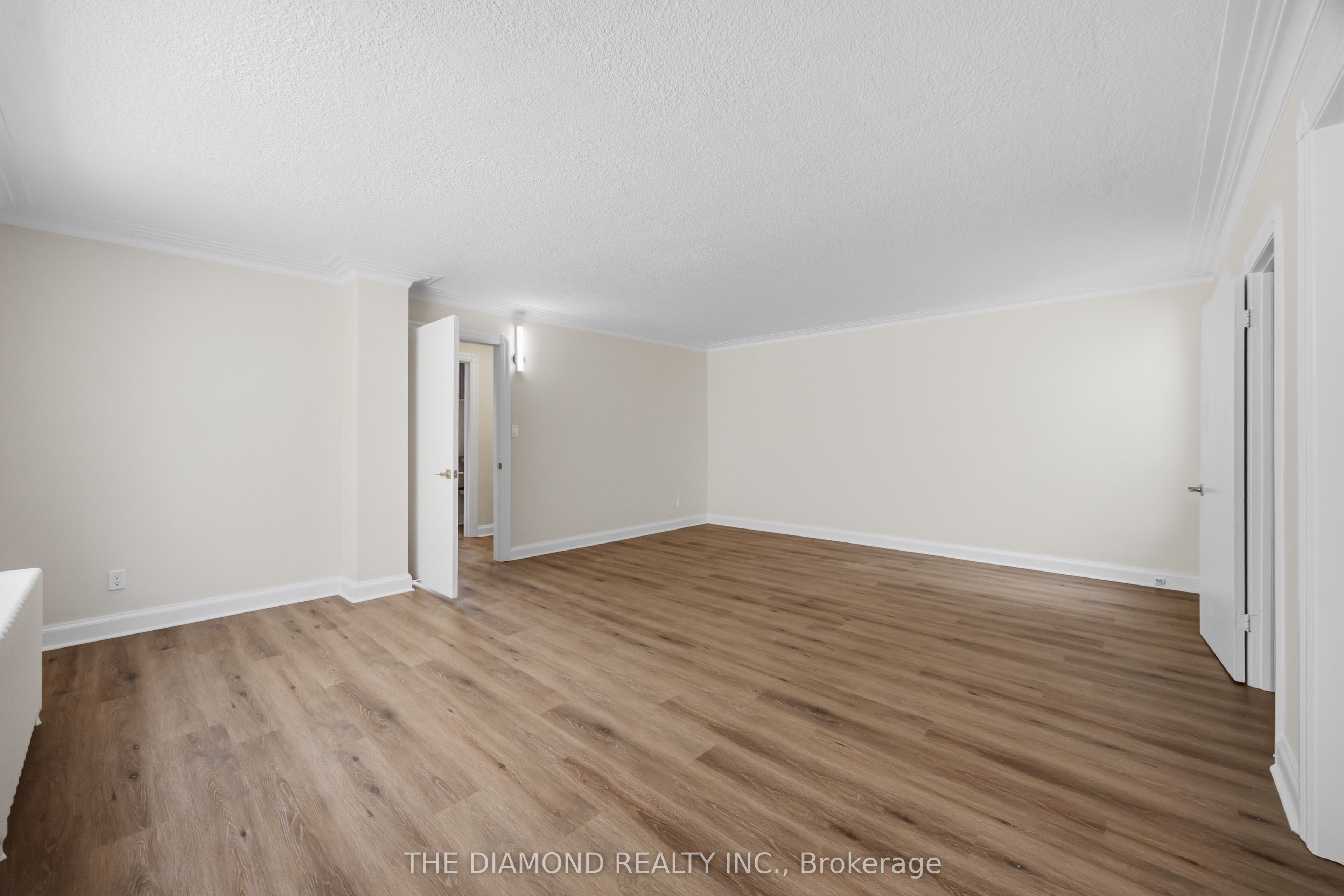 1958a Eglinton Avenue W Property Photo 28