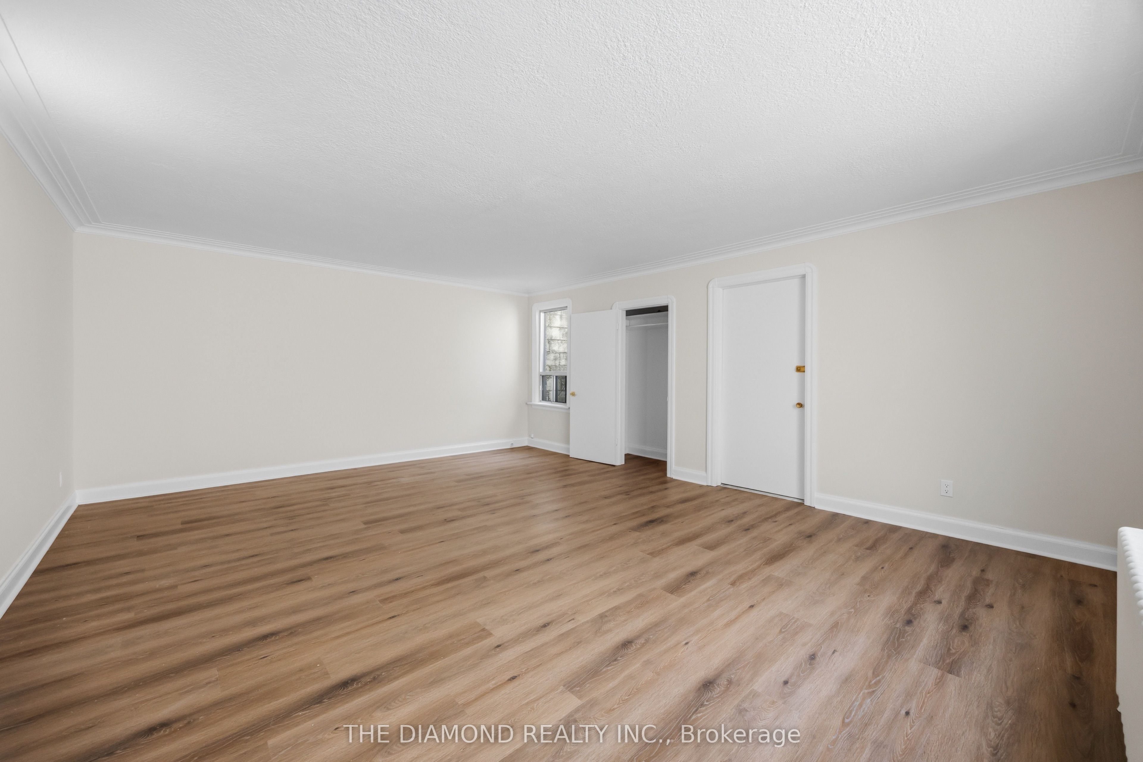 1958a Eglinton Avenue W Property Photo 30