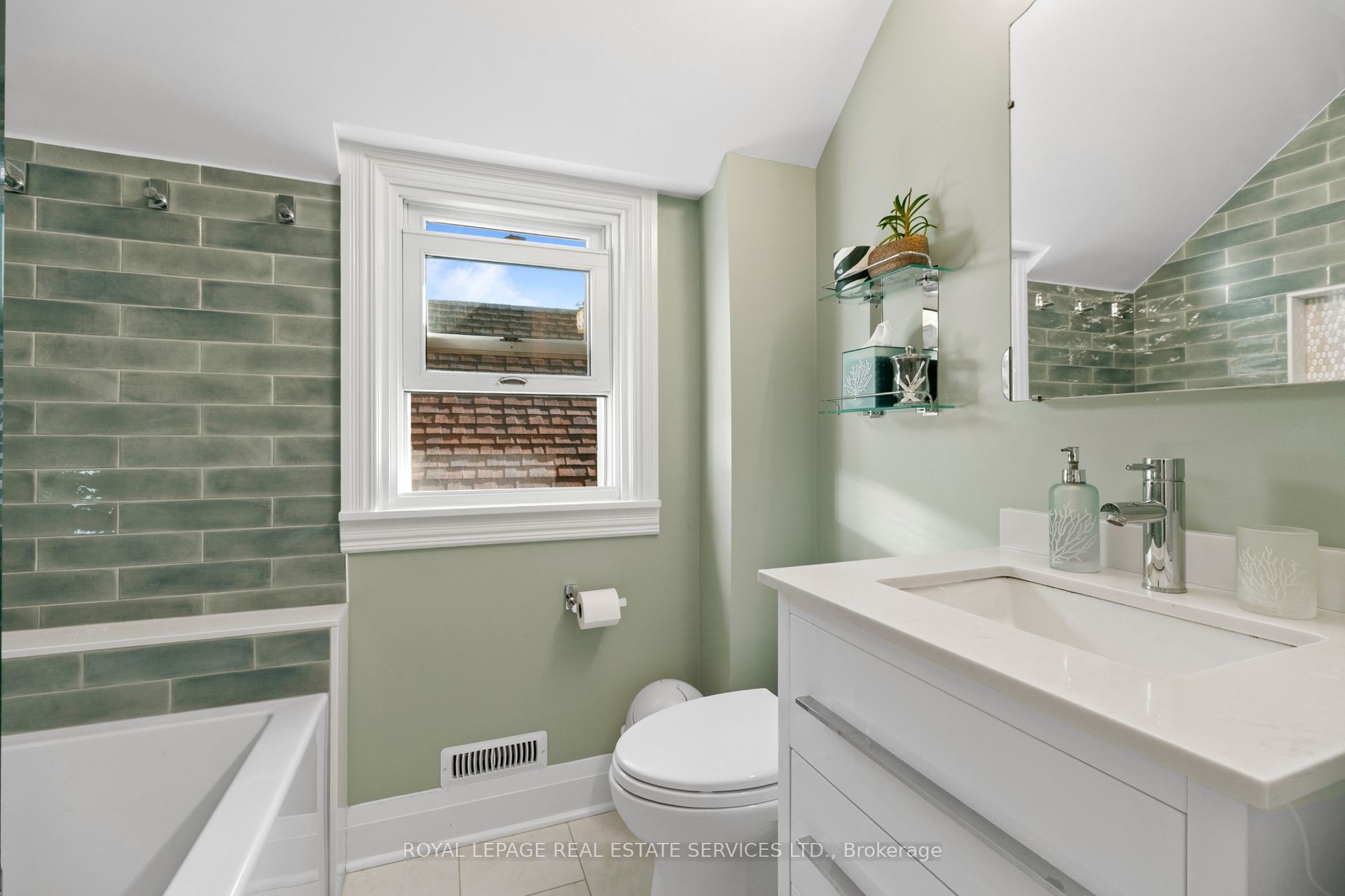 64 Cliveden Avenue Property Photo 23
