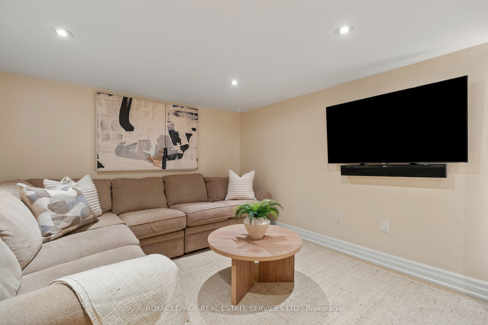 64 Cliveden Avenue Property Photo 28