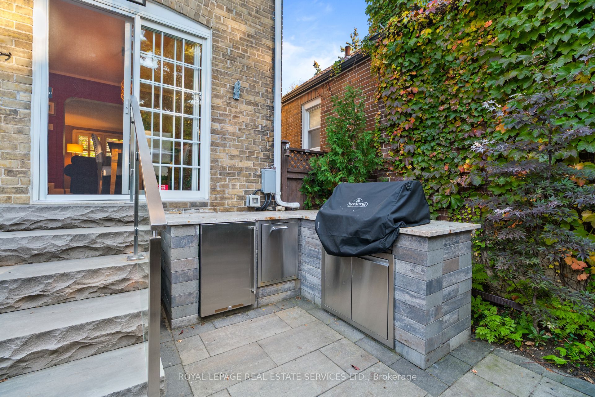 64 Cliveden Avenue Property Photo 34