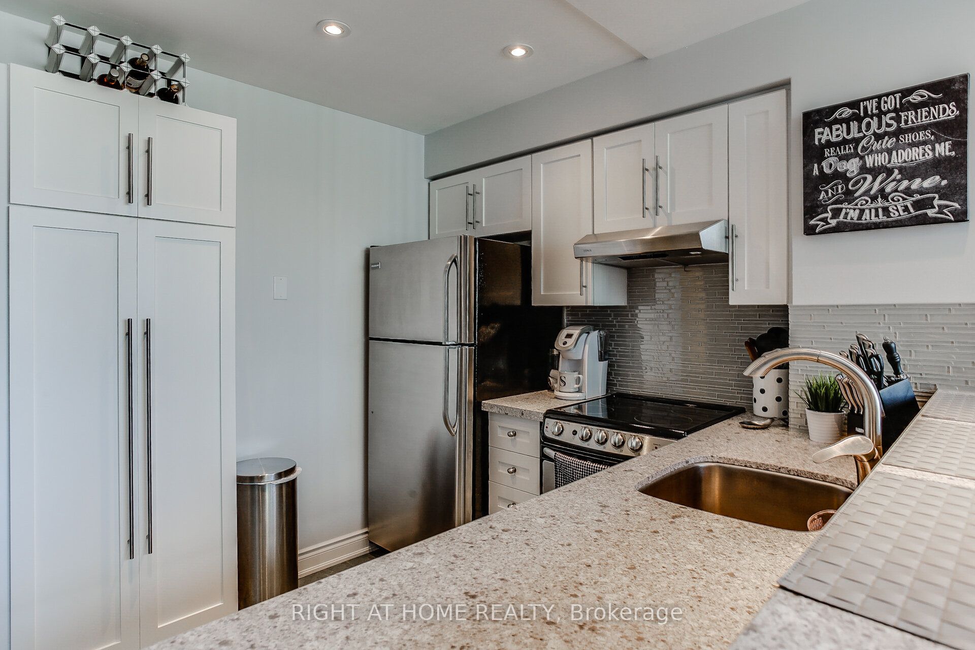 300 Manitoba Street 426 Property Photo 5