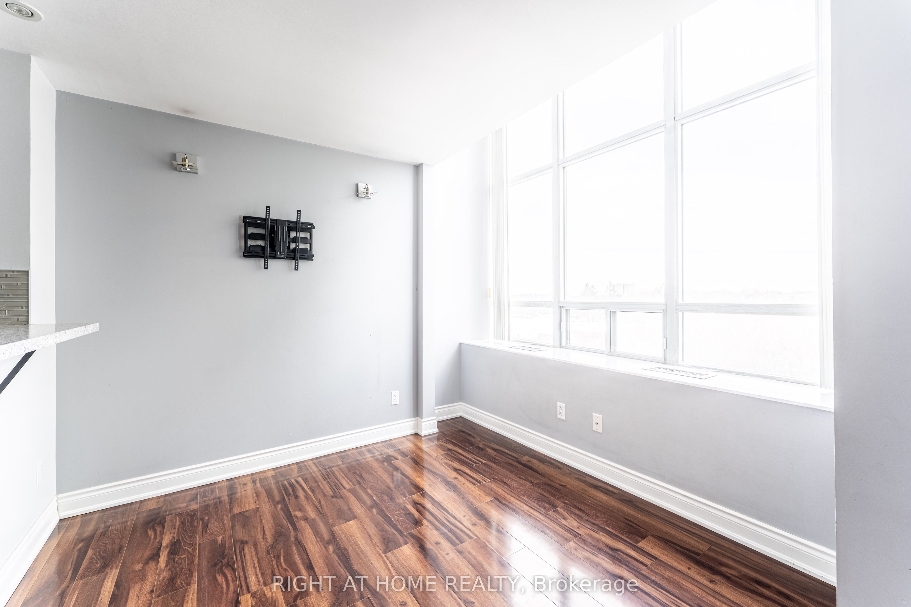 300 Manitoba Street 426 Property Photo 28