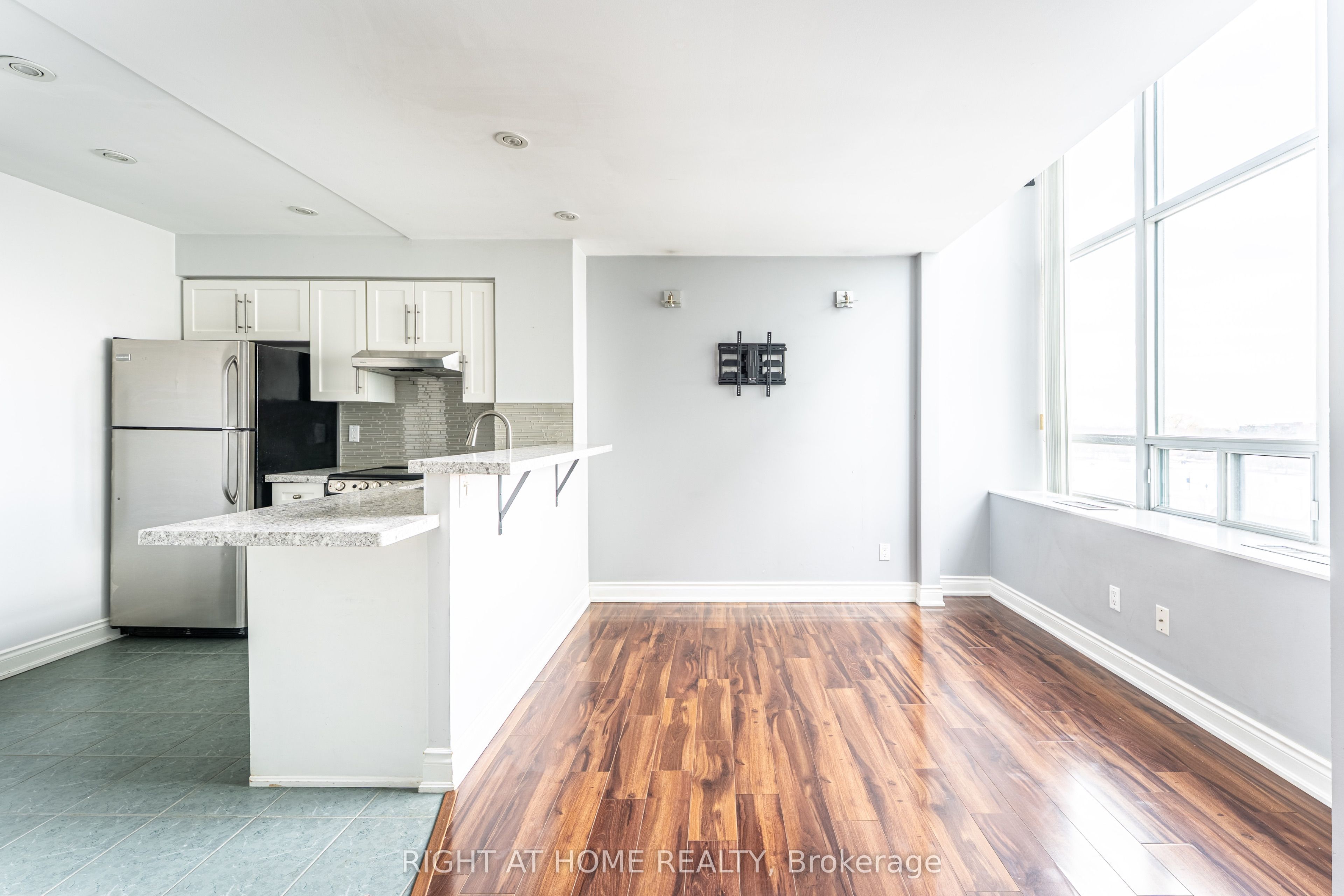 300 Manitoba Street 426 Property Photo 29