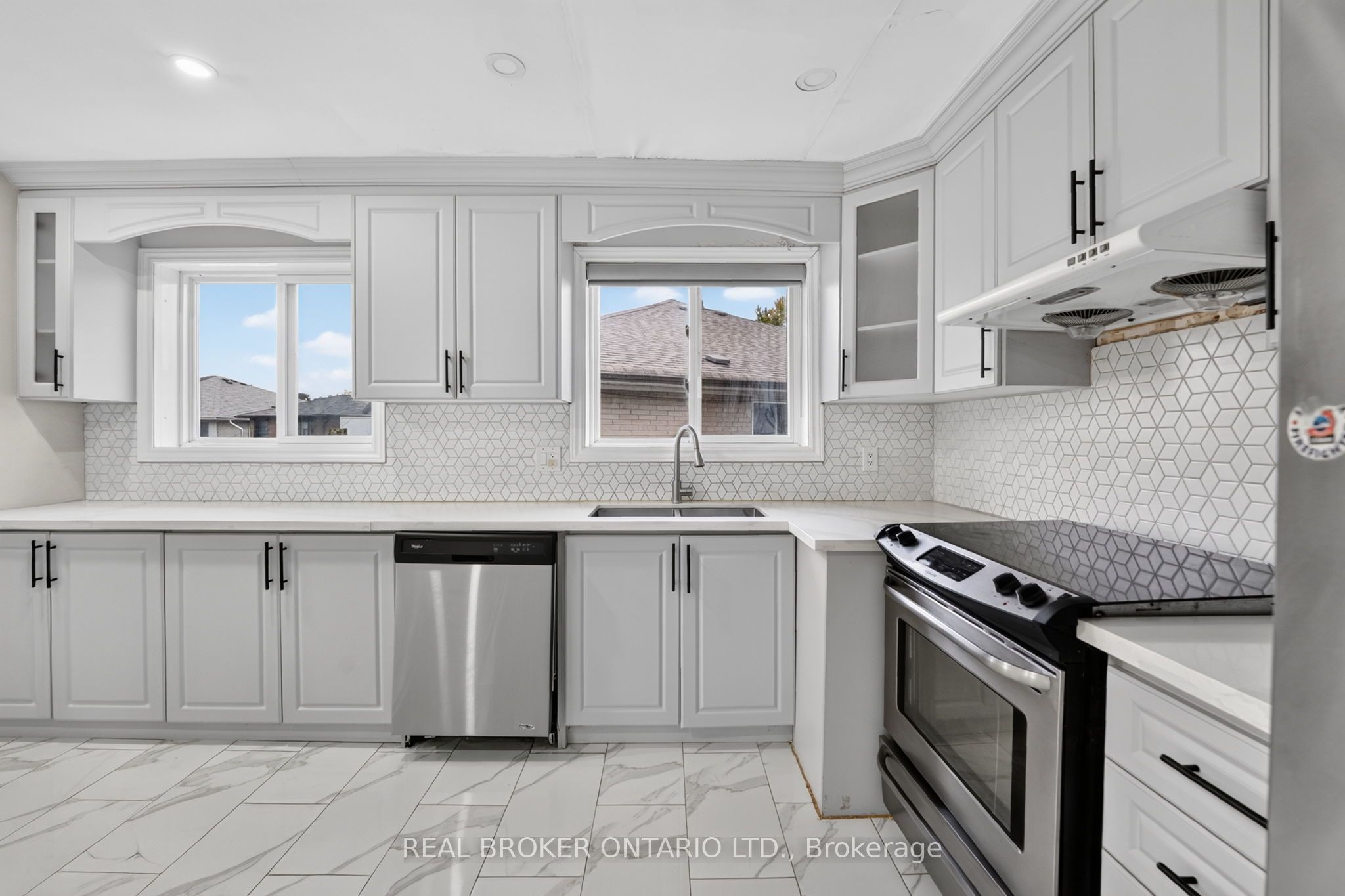 27 Vange Crescent Property Photo 6