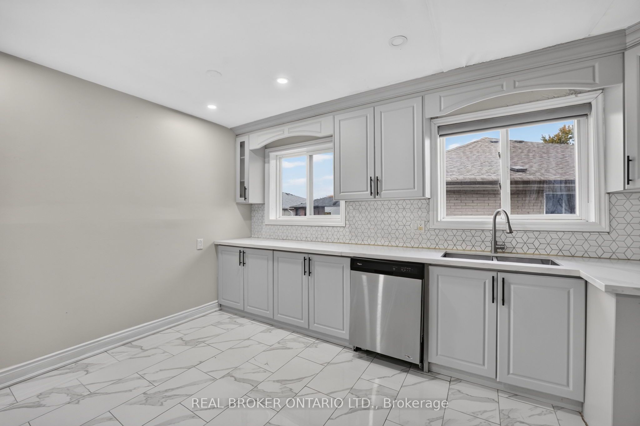 27 Vange Crescent Property Photo 7