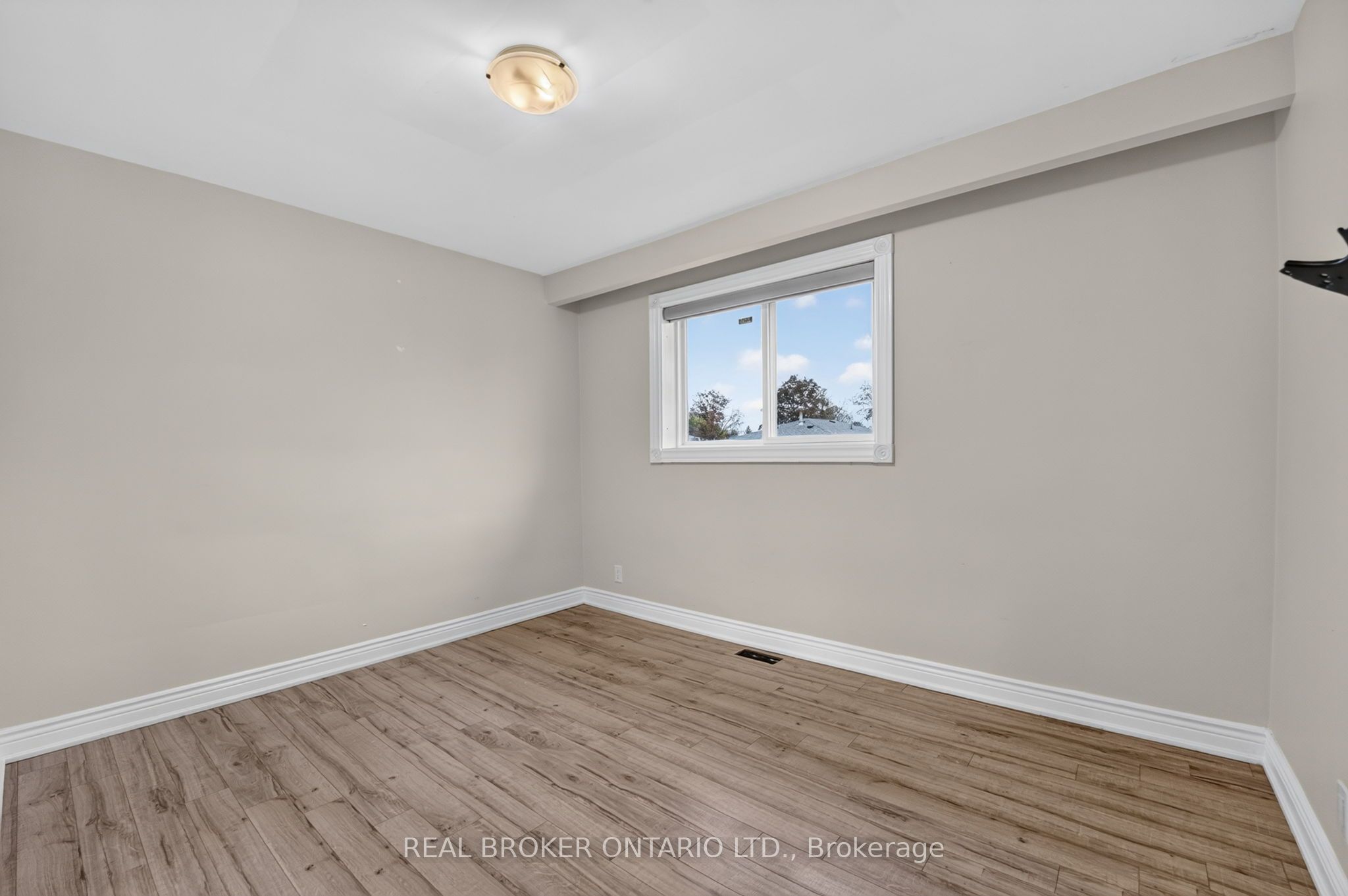 27 Vange Crescent Property Photo 16