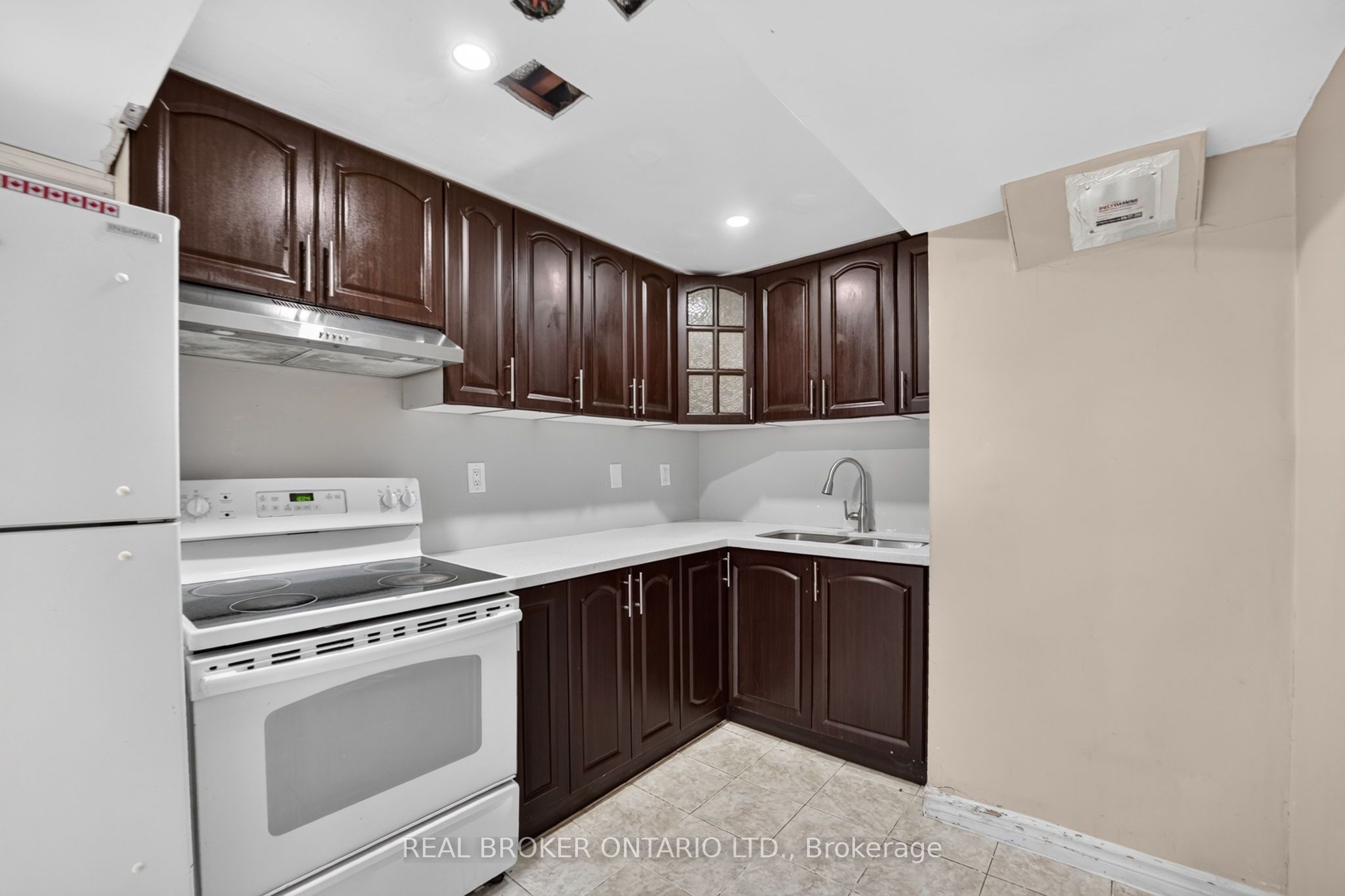 27 Vange Crescent Property Photo 28