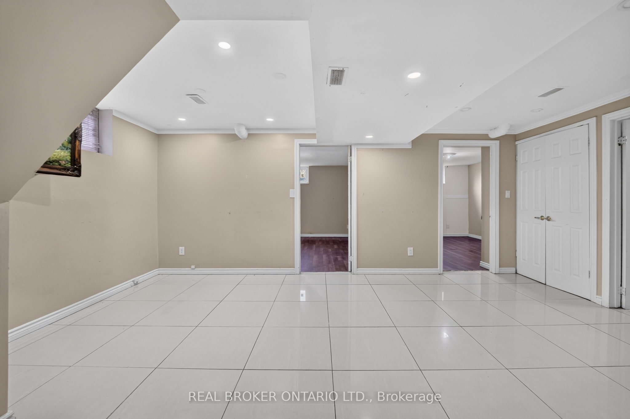 27 Vange Crescent Property Photo 30