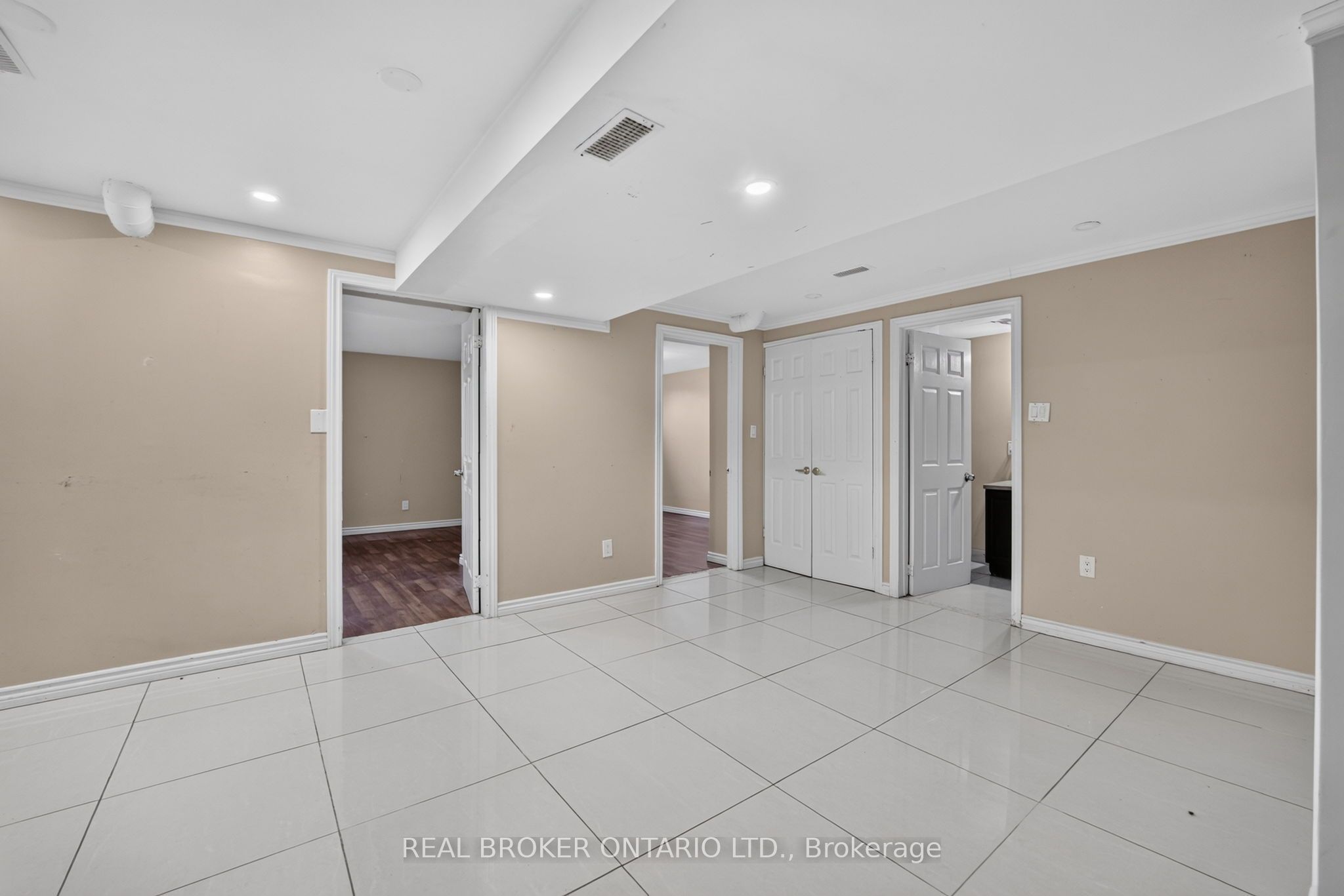 27 Vange Crescent Property Photo 31