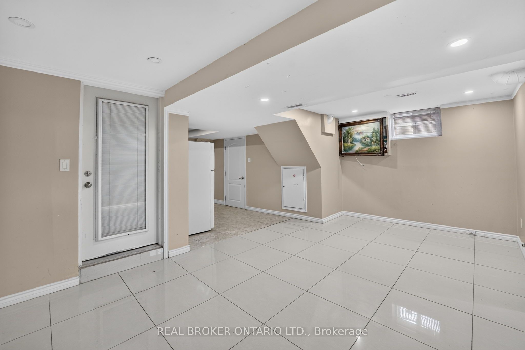 27 Vange Crescent Property Photo 32