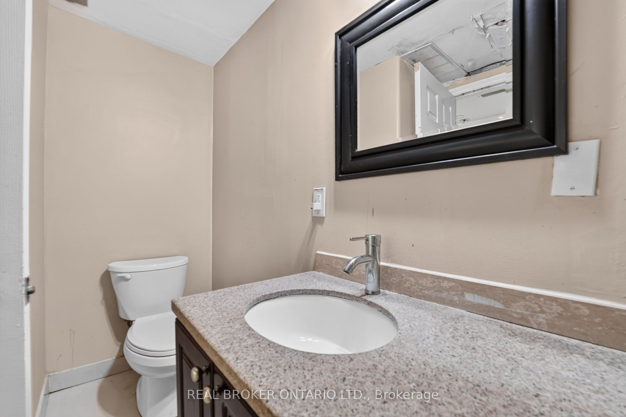 27 Vange Crescent Property Photo 35