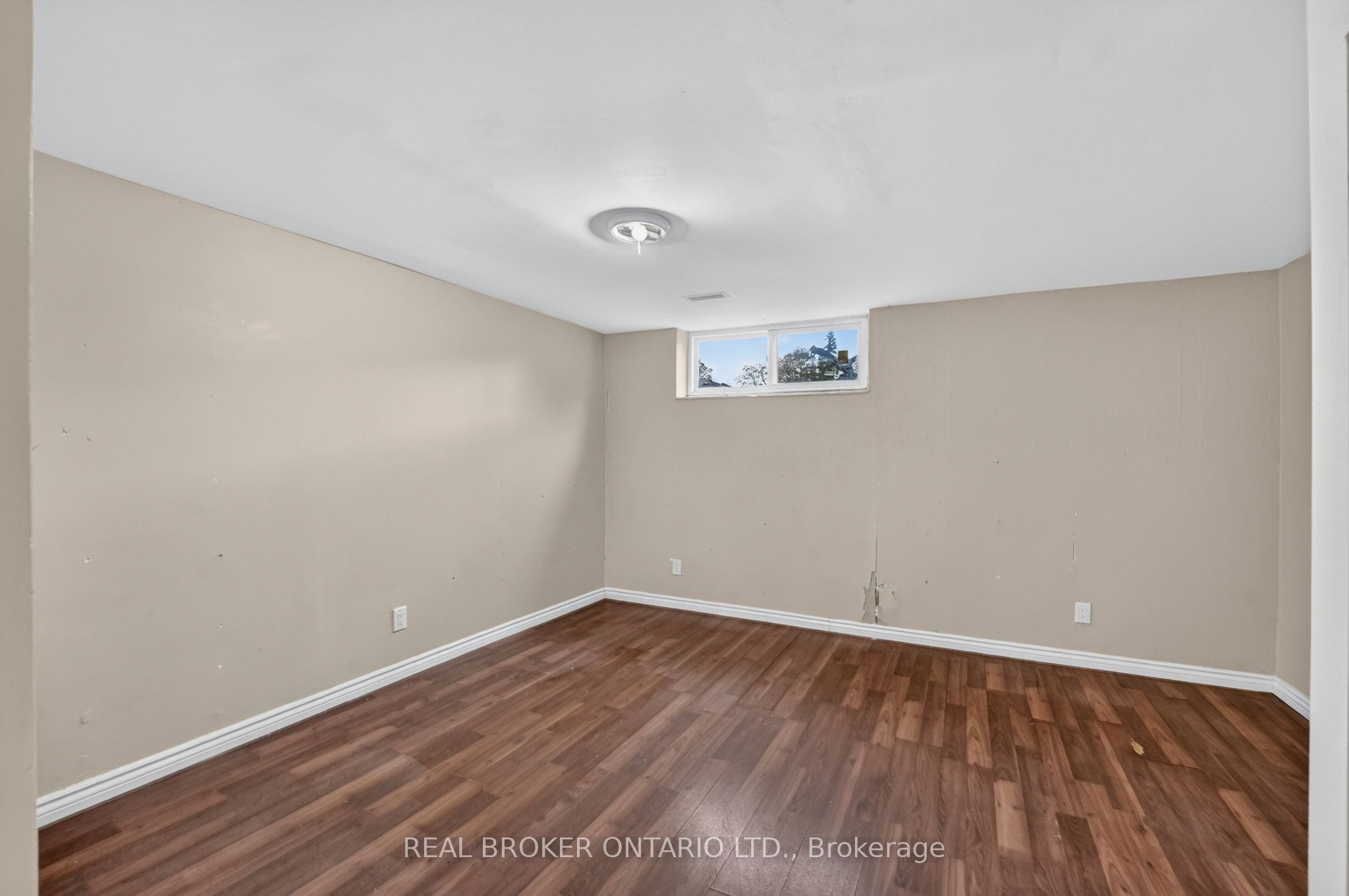 27 Vange Crescent Property Photo 36