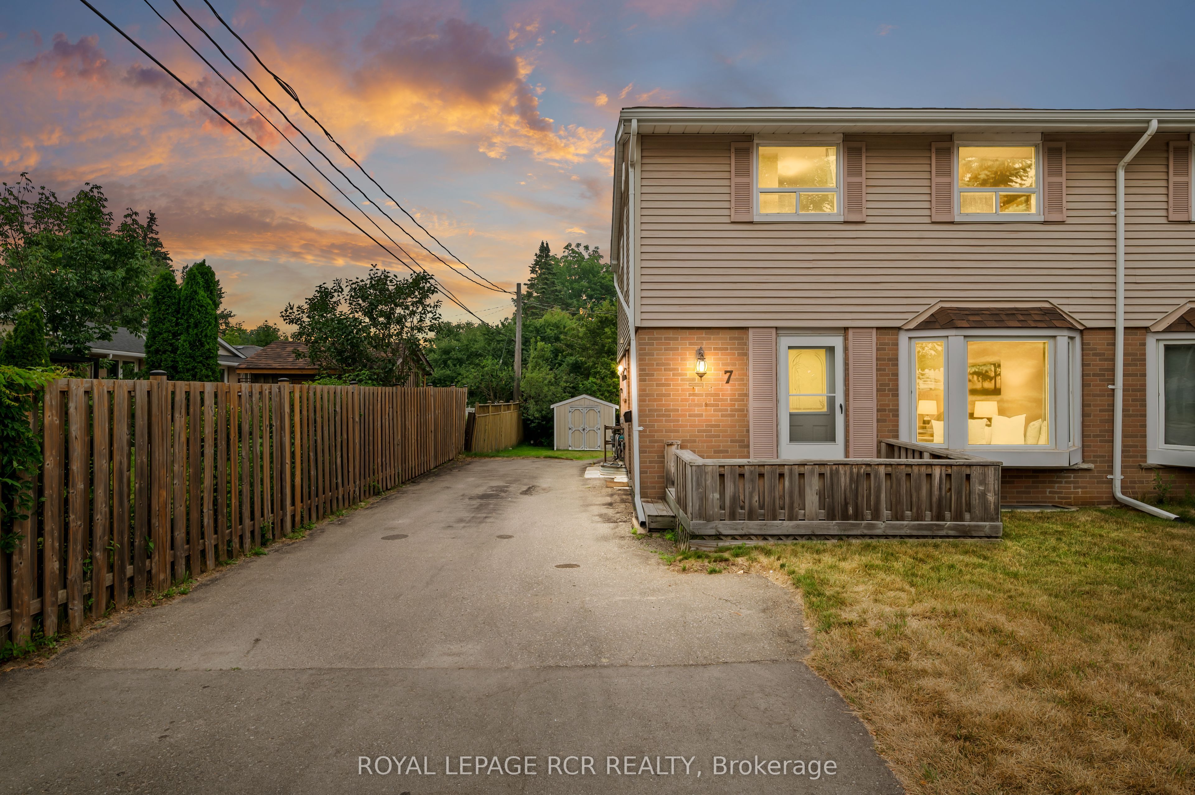 7 Cardwell Street Property Photo 2