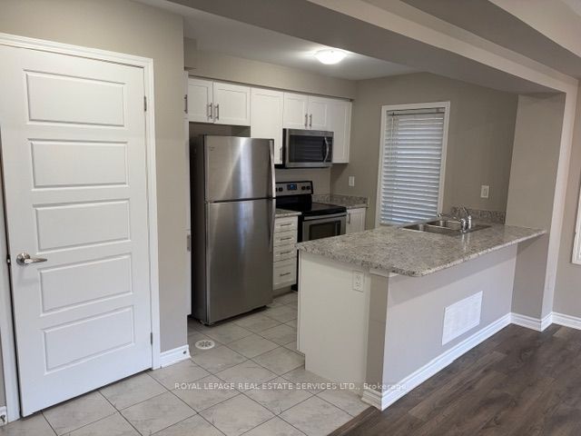 63 Bond Head Court Property Photo 5