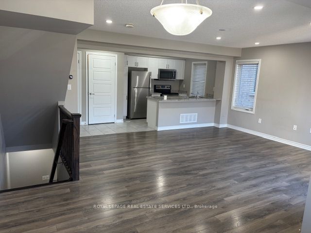63 Bond Head Court Property Photo 6