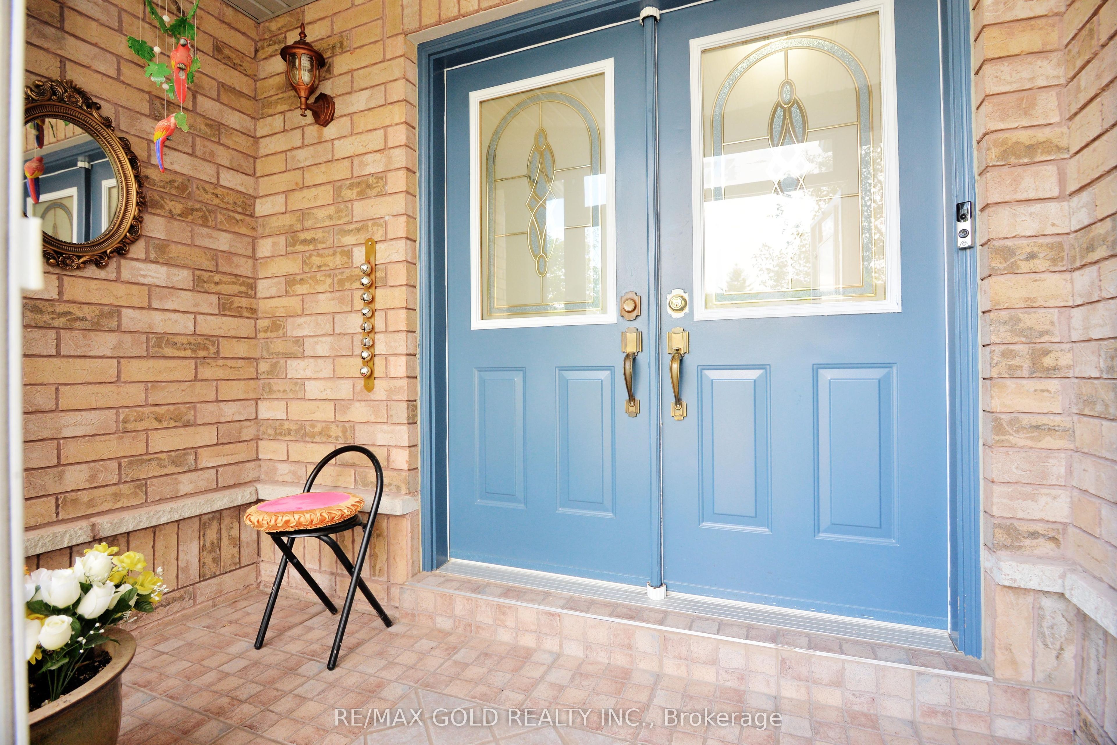 5974 Tenth Line Property Photo 4
