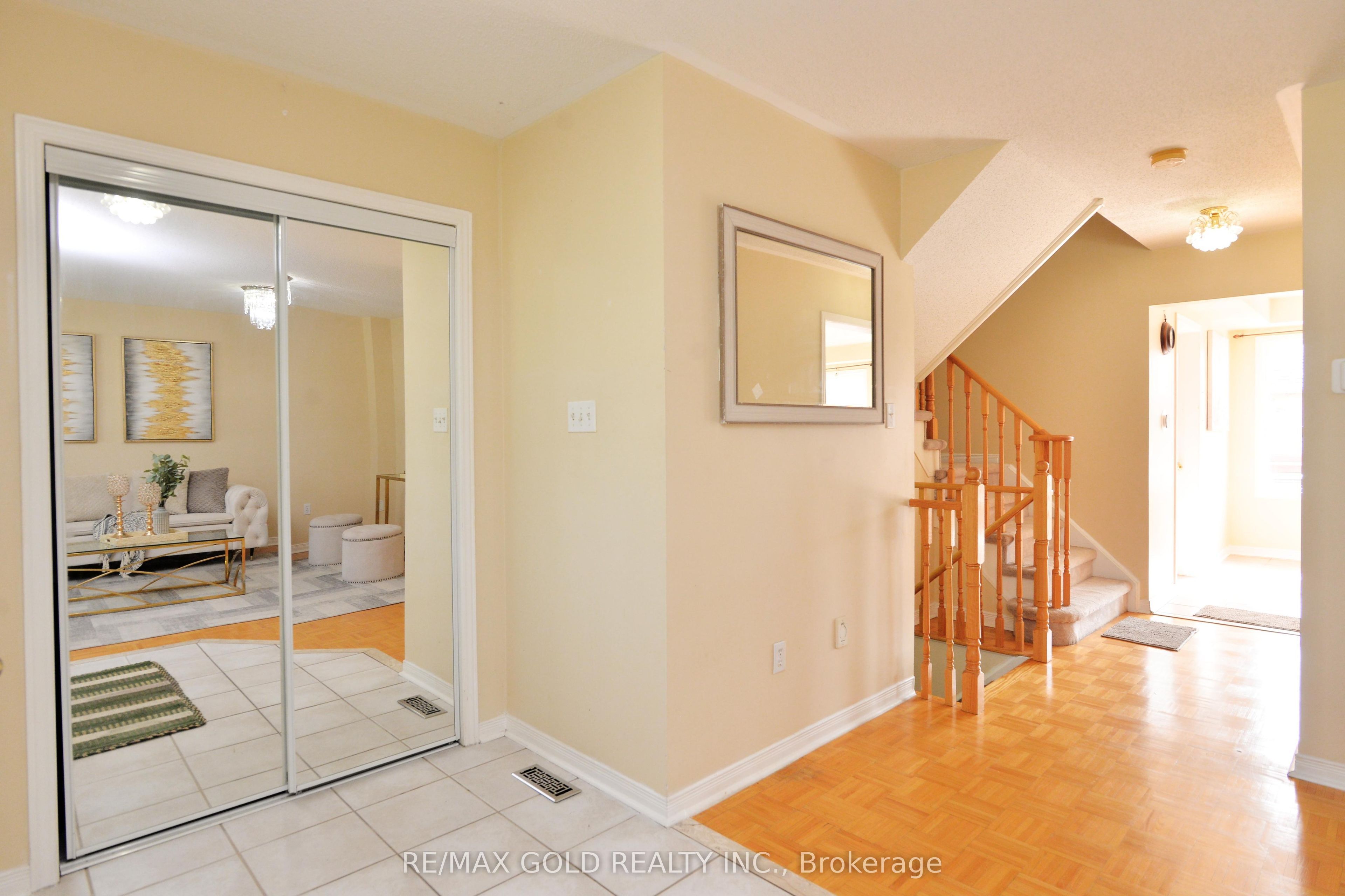 5974 Tenth Line Property Photo 7
