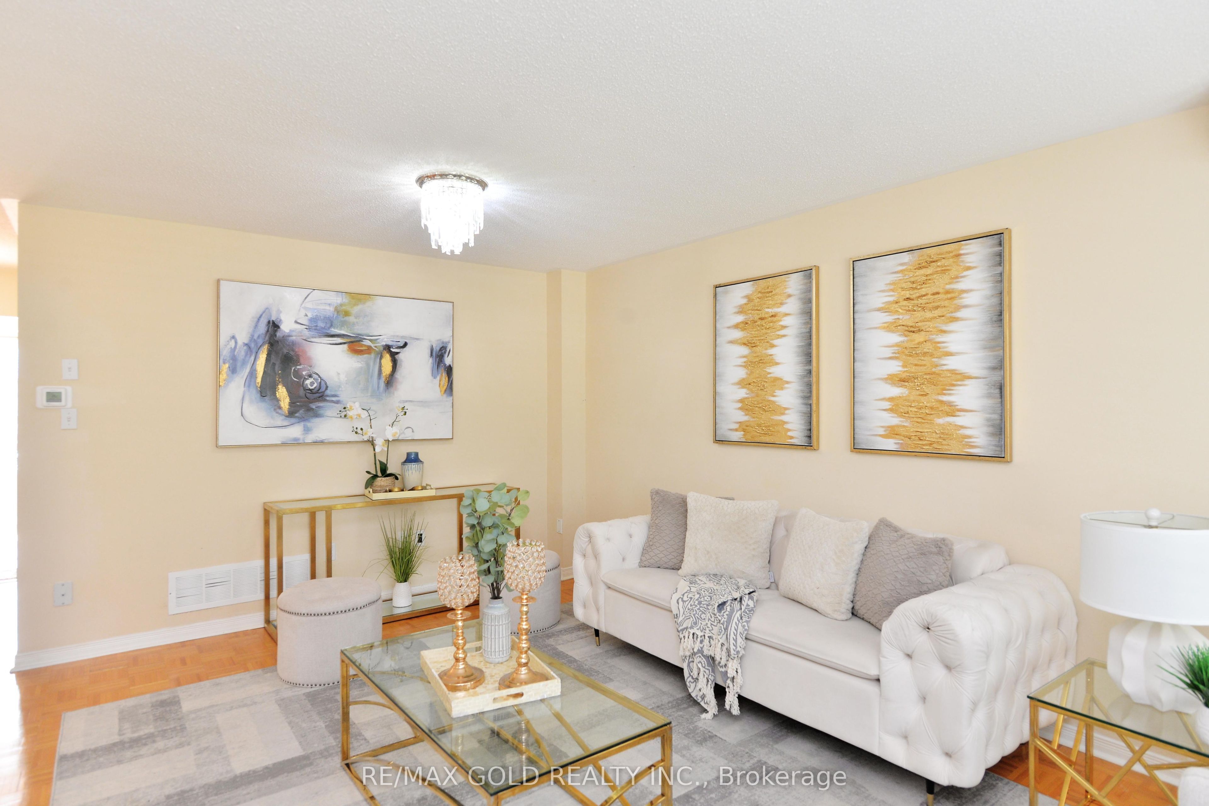 5974 Tenth Line Property Photo 10