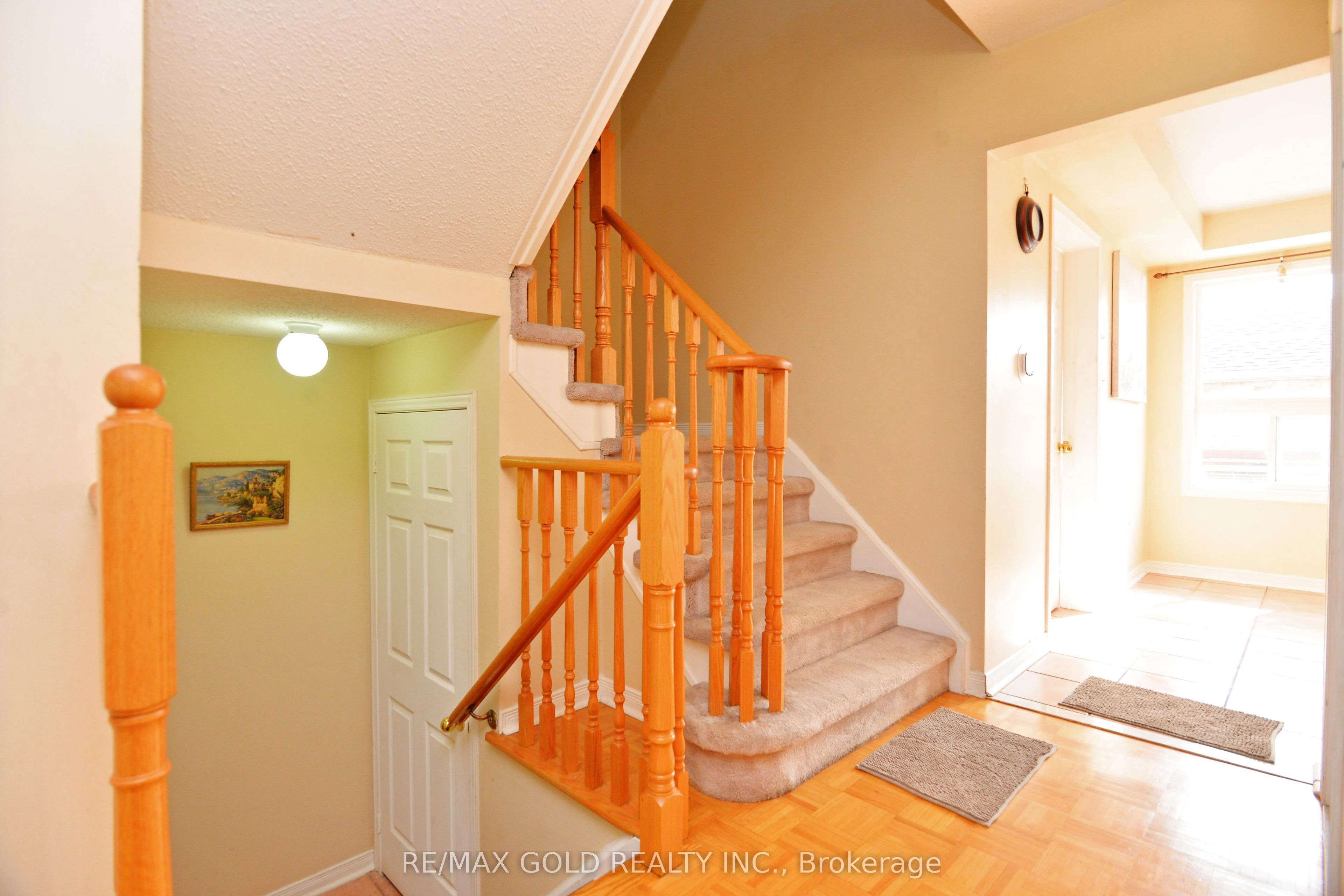 5974 Tenth Line Property Photo 12
