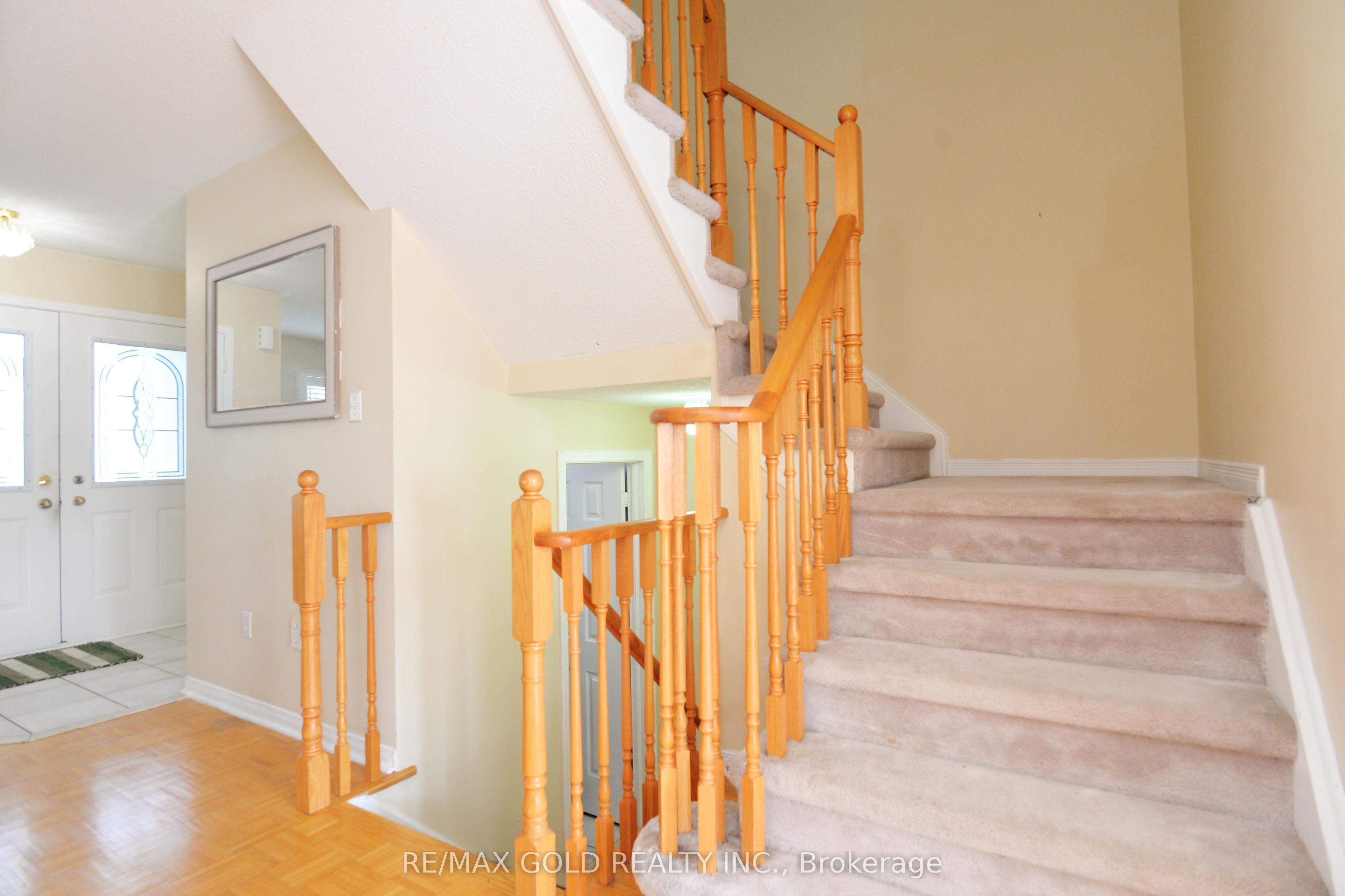 5974 Tenth Line Property Photo 13