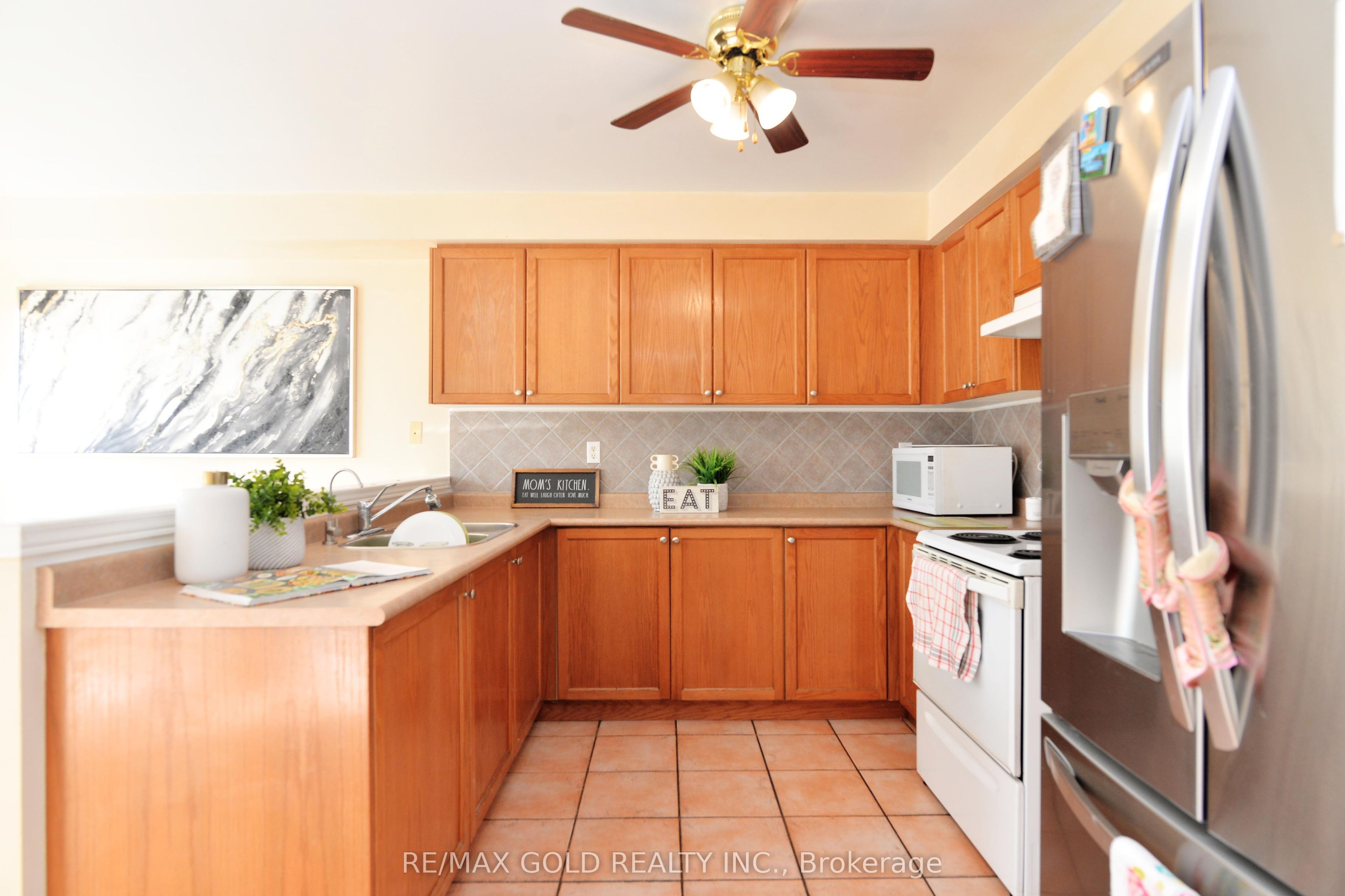 5974 Tenth Line Property Photo 15